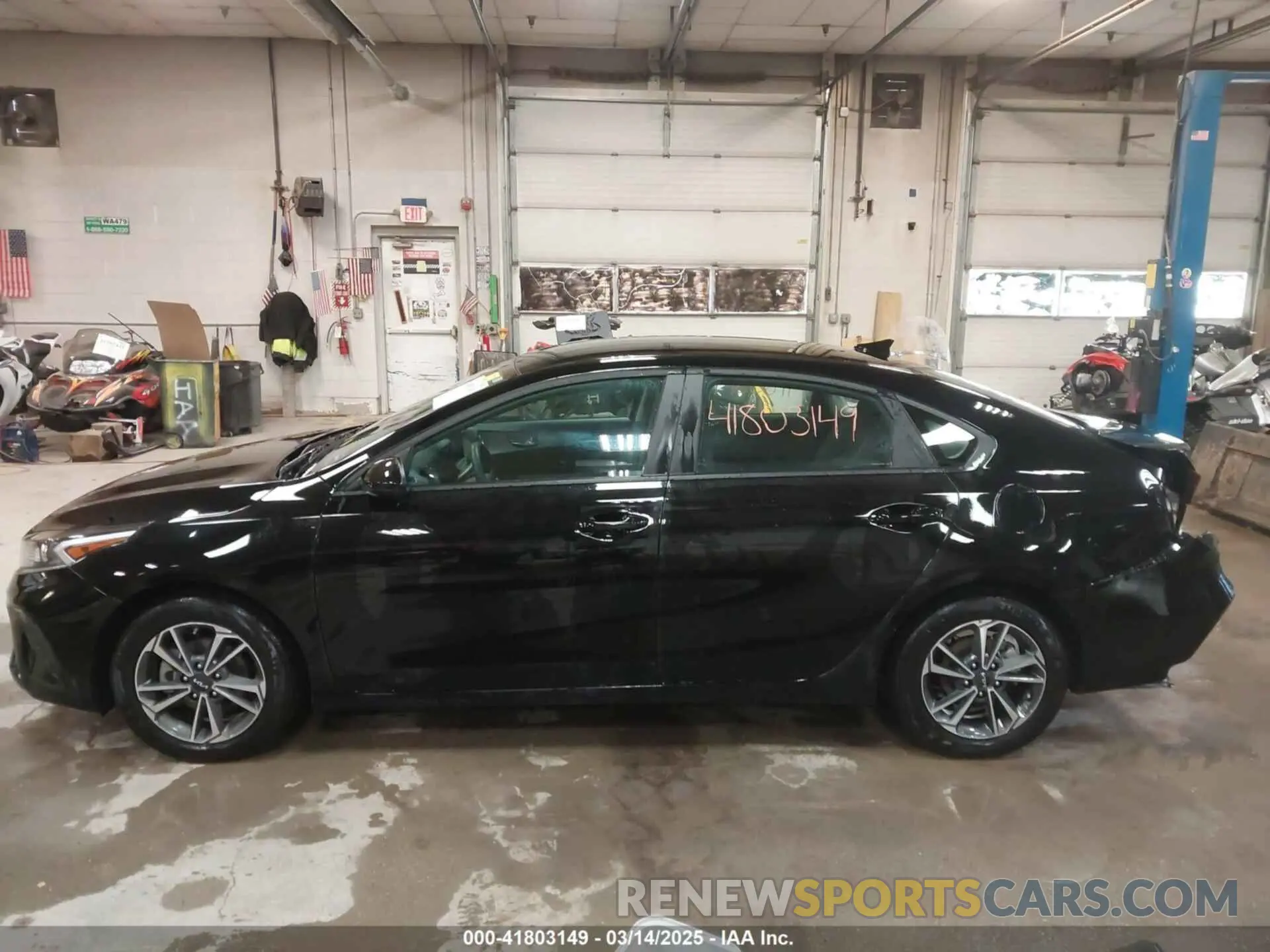 14 Photograph of a damaged car 3KPF24AD9PE692225 KIA FORTE 2023