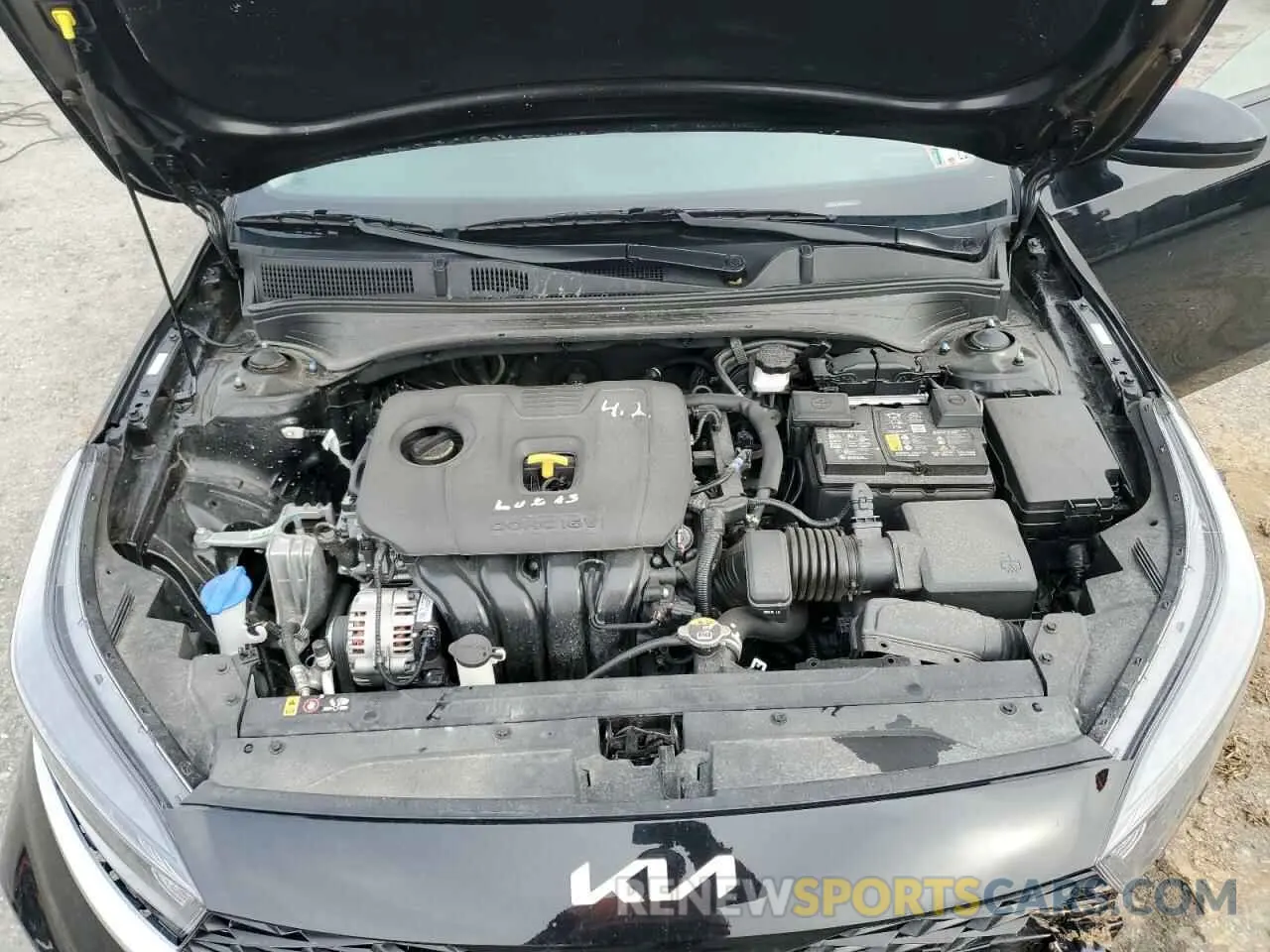 13 Photograph of a damaged car 3KPF24AD9PE692774 KIA FORTE 2023