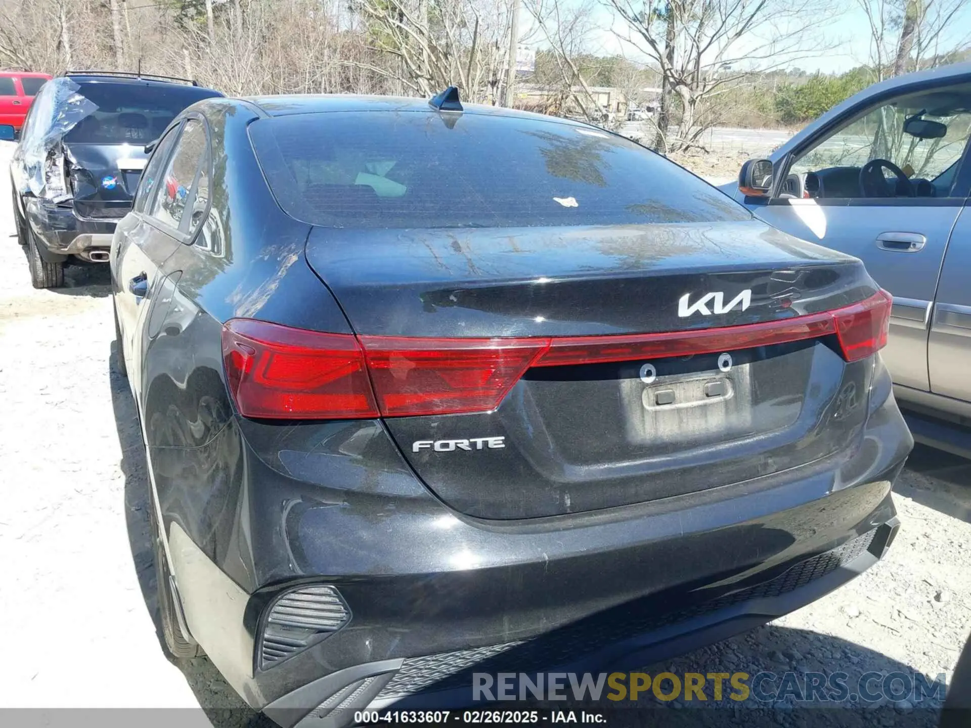 16 Photograph of a damaged car 3KPF24ADXPE507325 KIA FORTE 2023