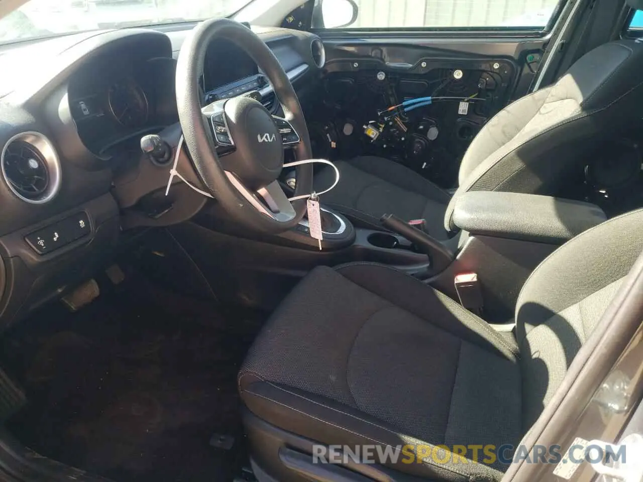 7 Photograph of a damaged car 3KPF24ADXPE648945 KIA FORTE 2023