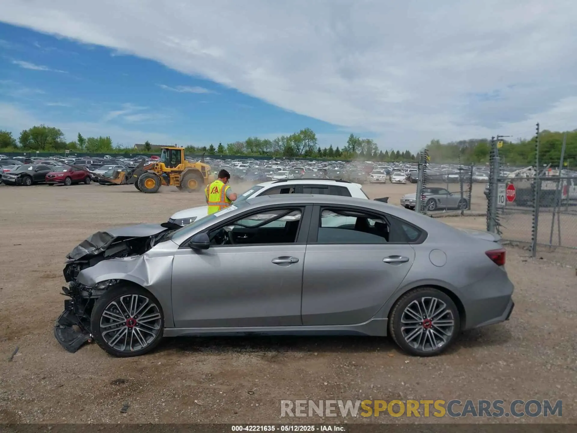 14 Photograph of a damaged car 3KPF44AC0PE603417 KIA FORTE 2023