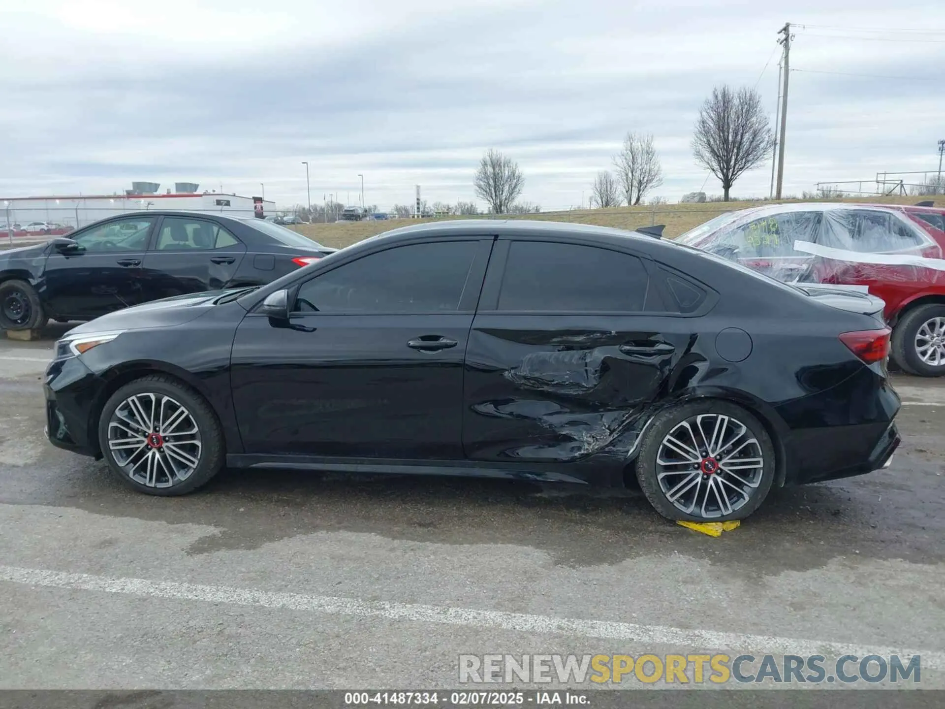14 Photograph of a damaged car 3KPF44AC1PE677400 KIA FORTE 2023