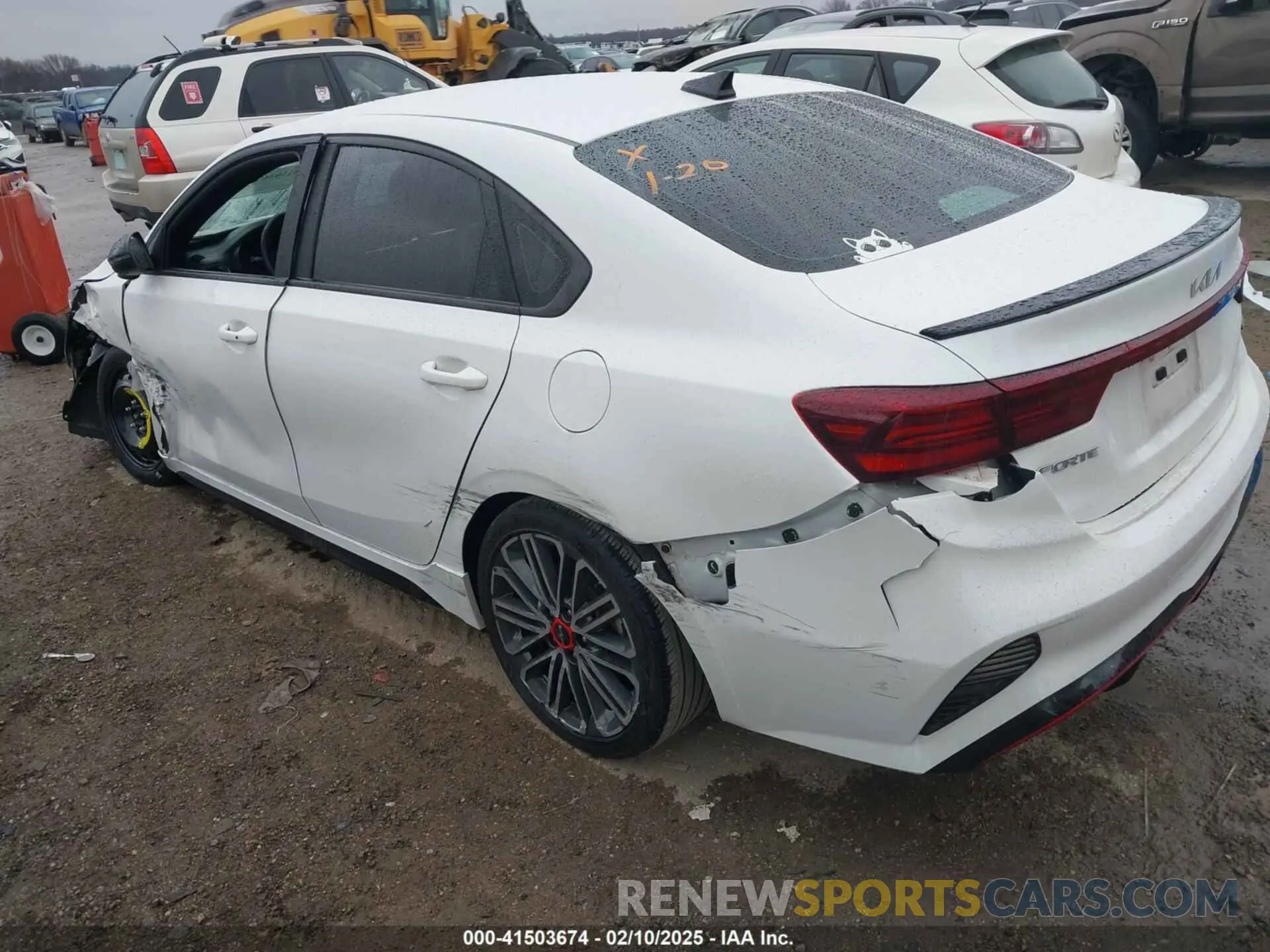 17 Photograph of a damaged car 3KPF44AC2PE589830 KIA FORTE 2023