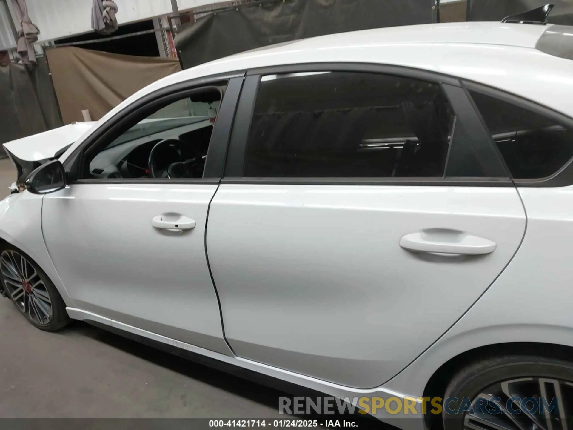 14 Photograph of a damaged car 3KPF44AC3PE577900 KIA FORTE 2023