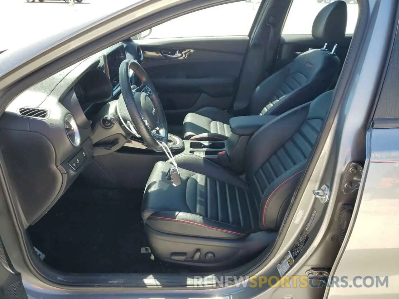 7 Photograph of a damaged car 3KPF44AC4PE513073 KIA FORTE 2023