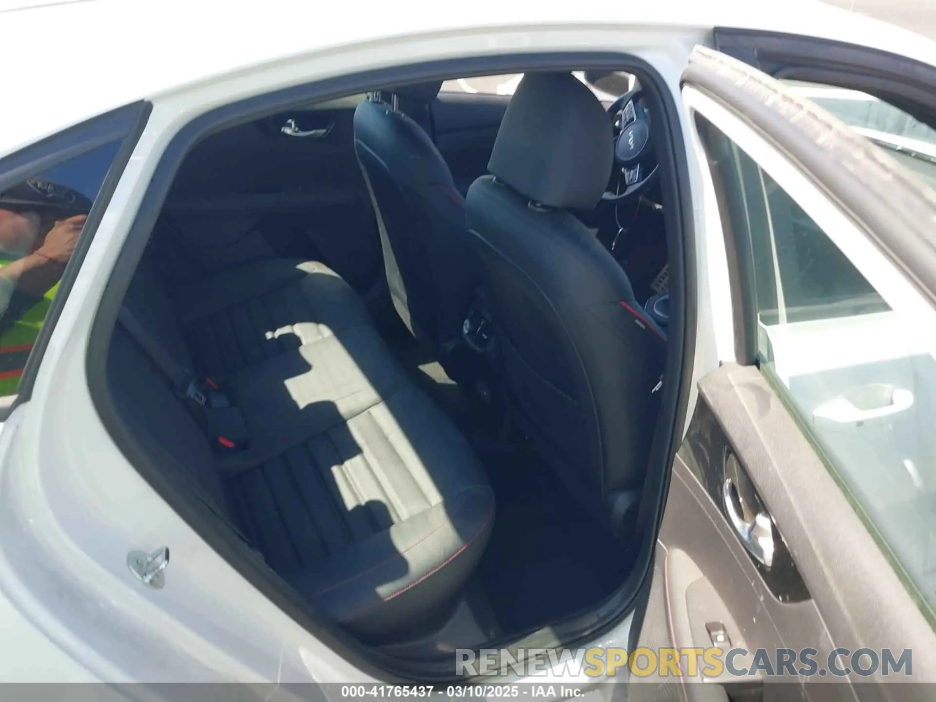 8 Photograph of a damaged car 3KPF44AC5PE687086 KIA FORTE 2023
