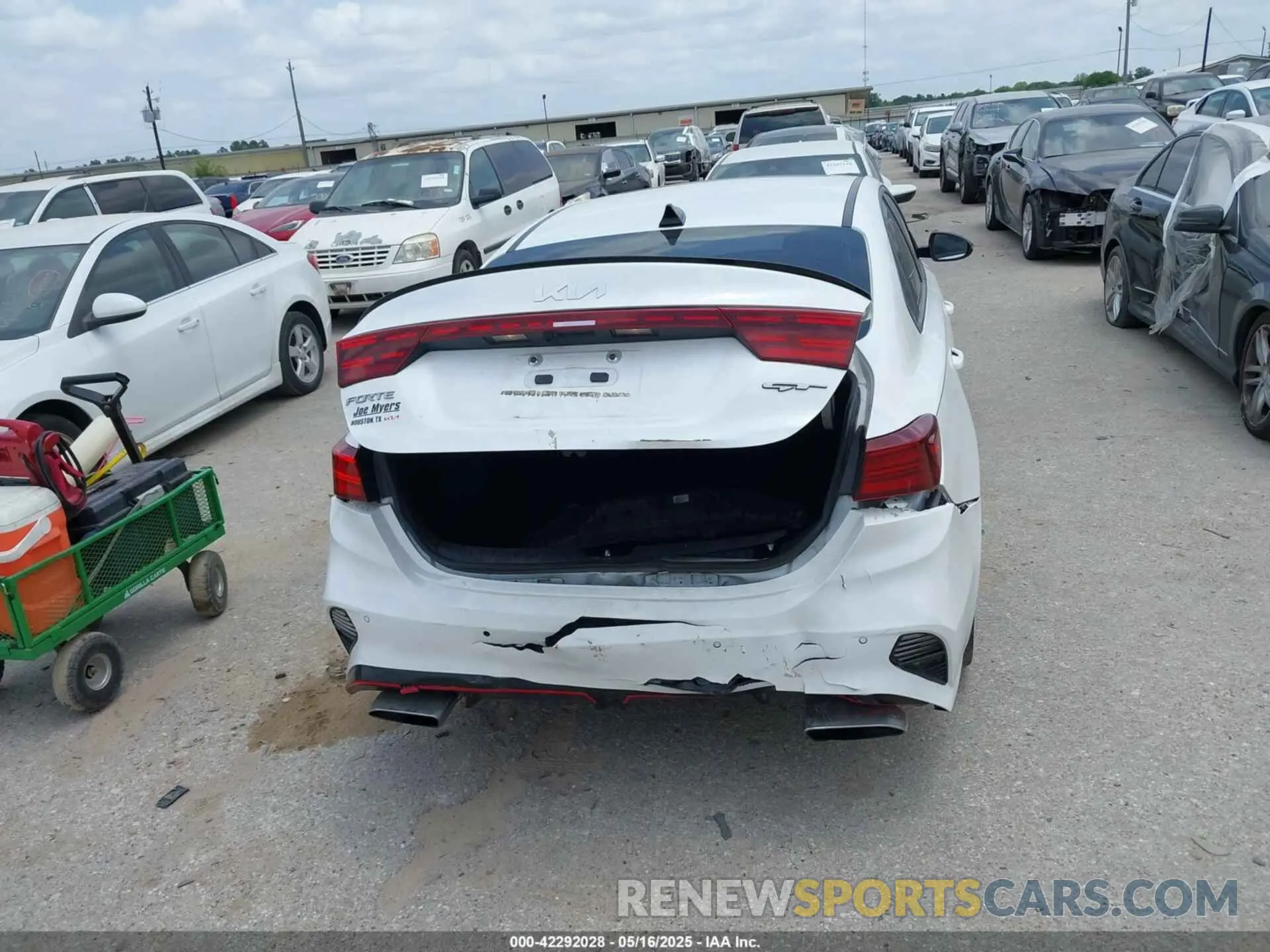 16 Photograph of a damaged car 3KPF44AC6PE570228 KIA FORTE 2023