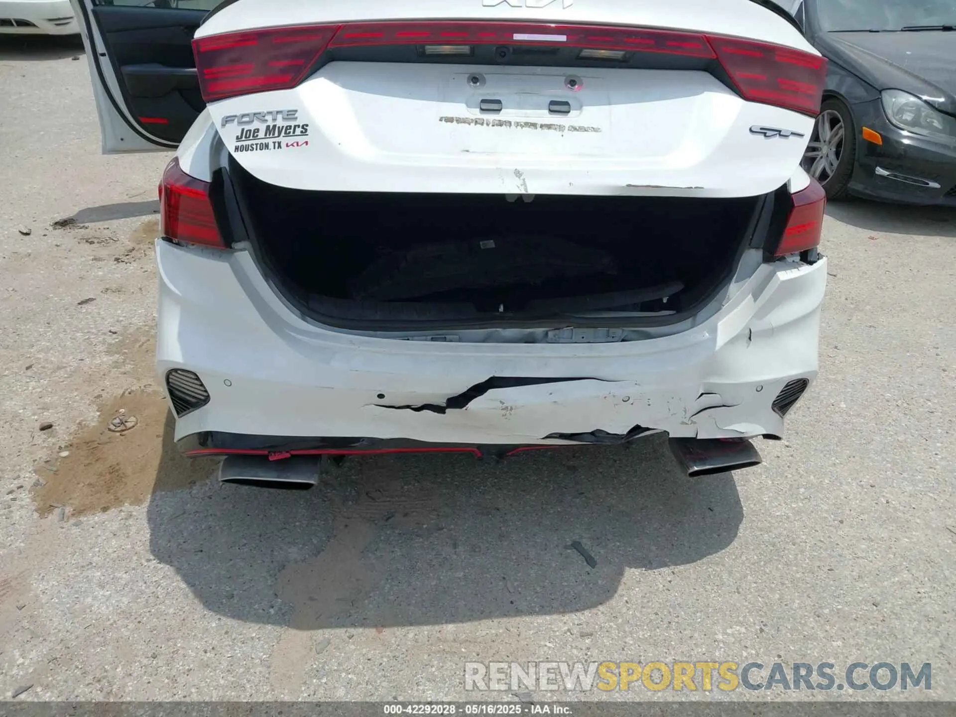 6 Photograph of a damaged car 3KPF44AC6PE570228 KIA FORTE 2023