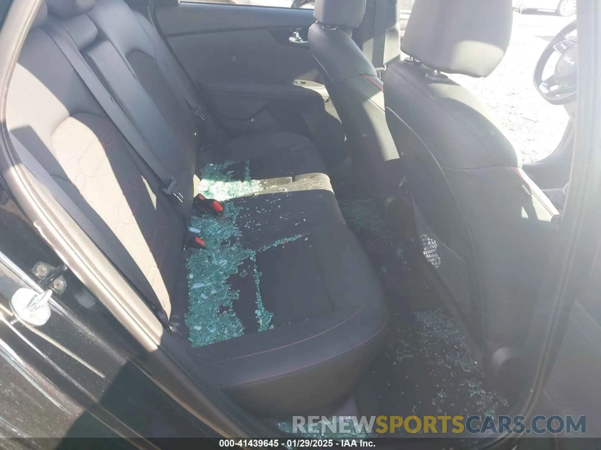 8 Photograph of a damaged car 3KPF44AC7PE639718 KIA FORTE 2023