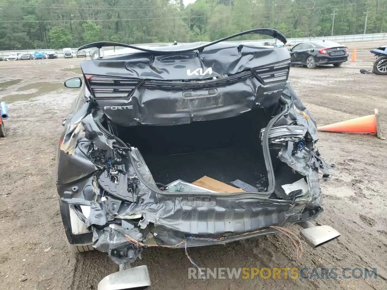 6 Photograph of a damaged car 3KPF44AC9PE532704 KIA FORTE 2023