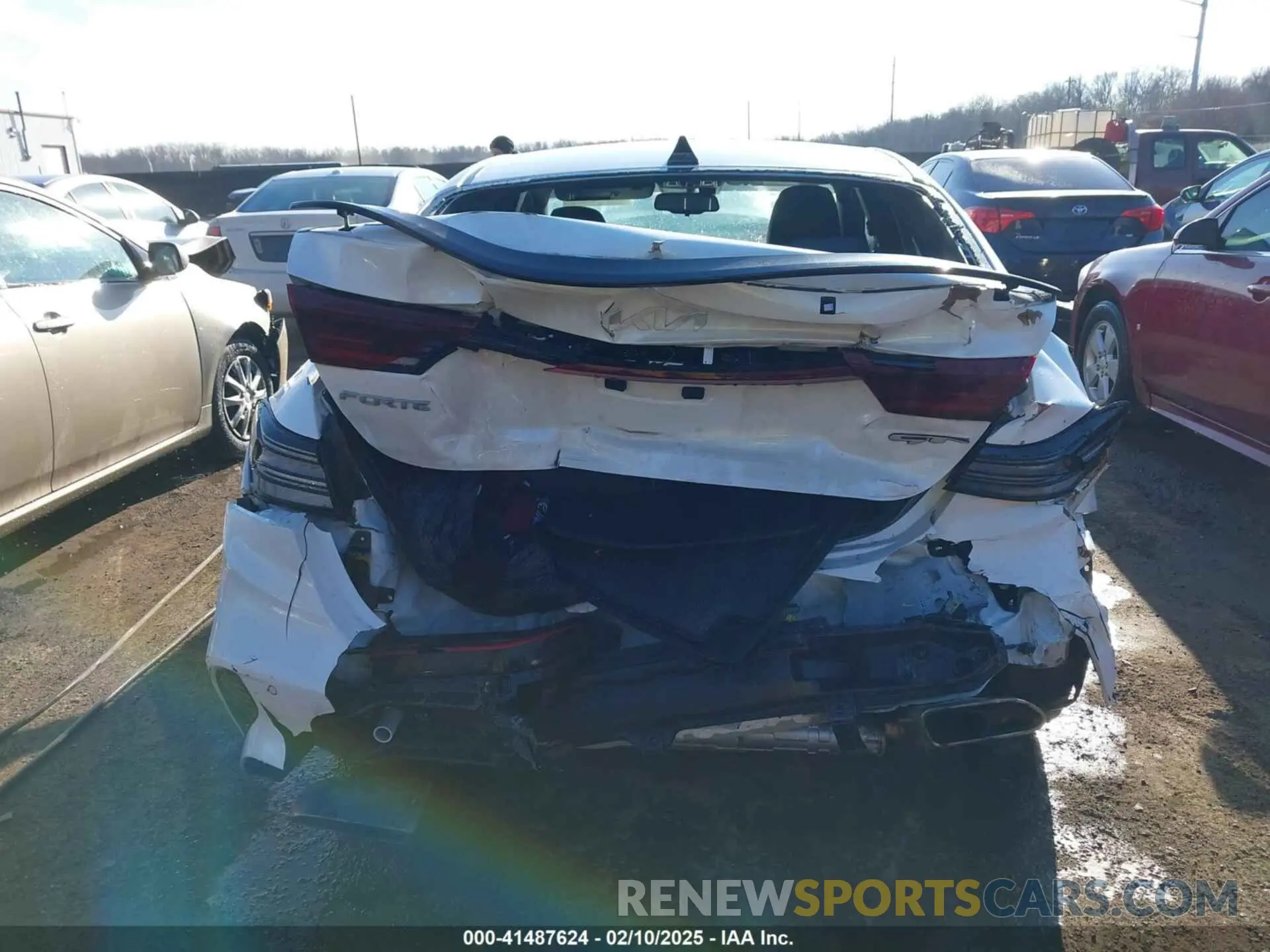 16 Photograph of a damaged car 3KPF44ACXPE644993 KIA FORTE 2023
