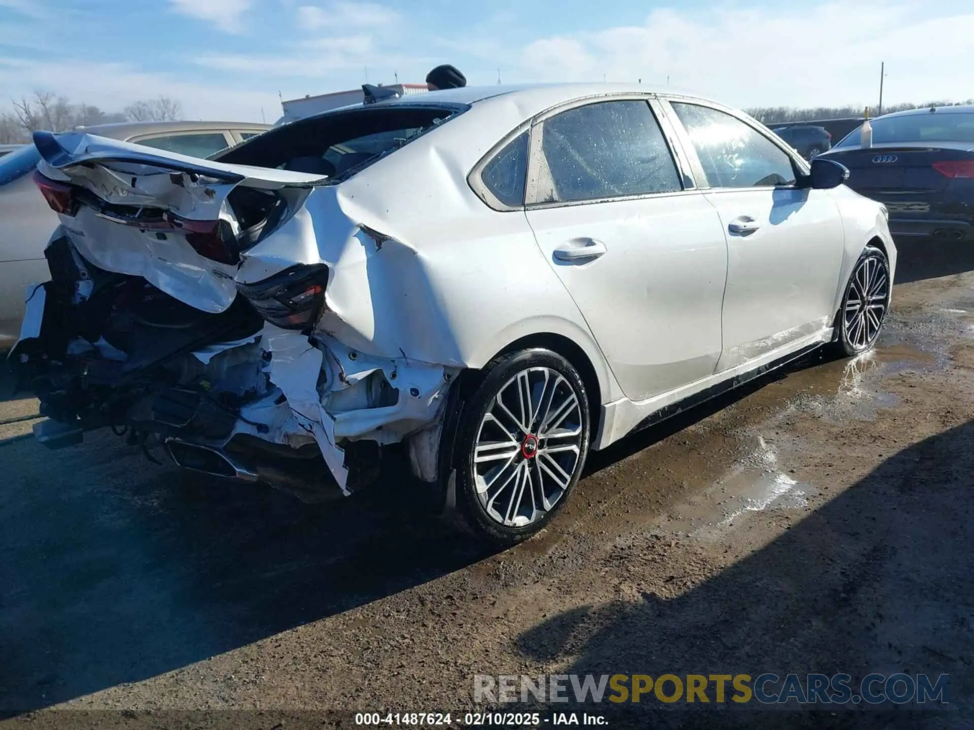 4 Photograph of a damaged car 3KPF44ACXPE644993 KIA FORTE 2023
