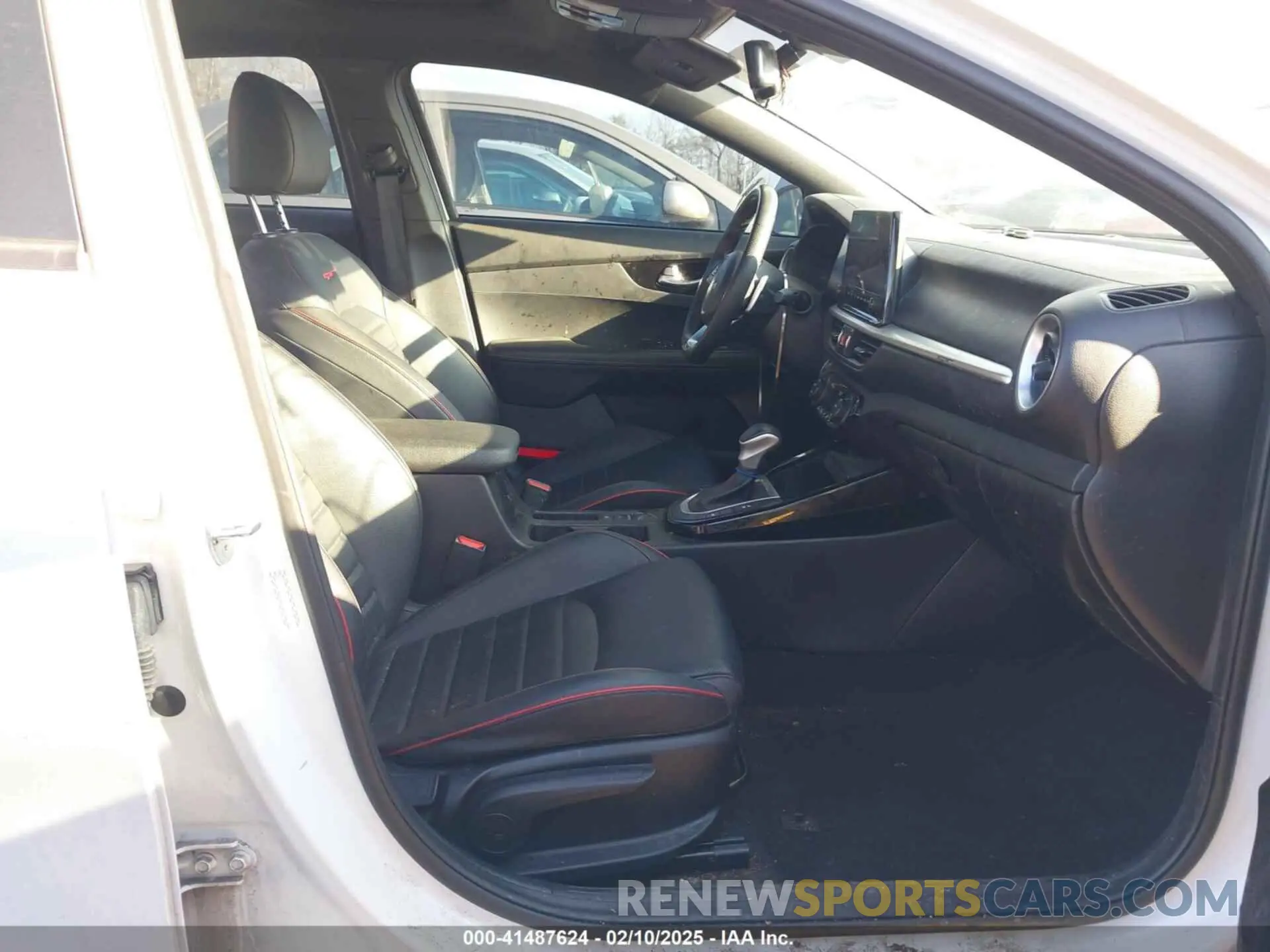 5 Photograph of a damaged car 3KPF44ACXPE644993 KIA FORTE 2023