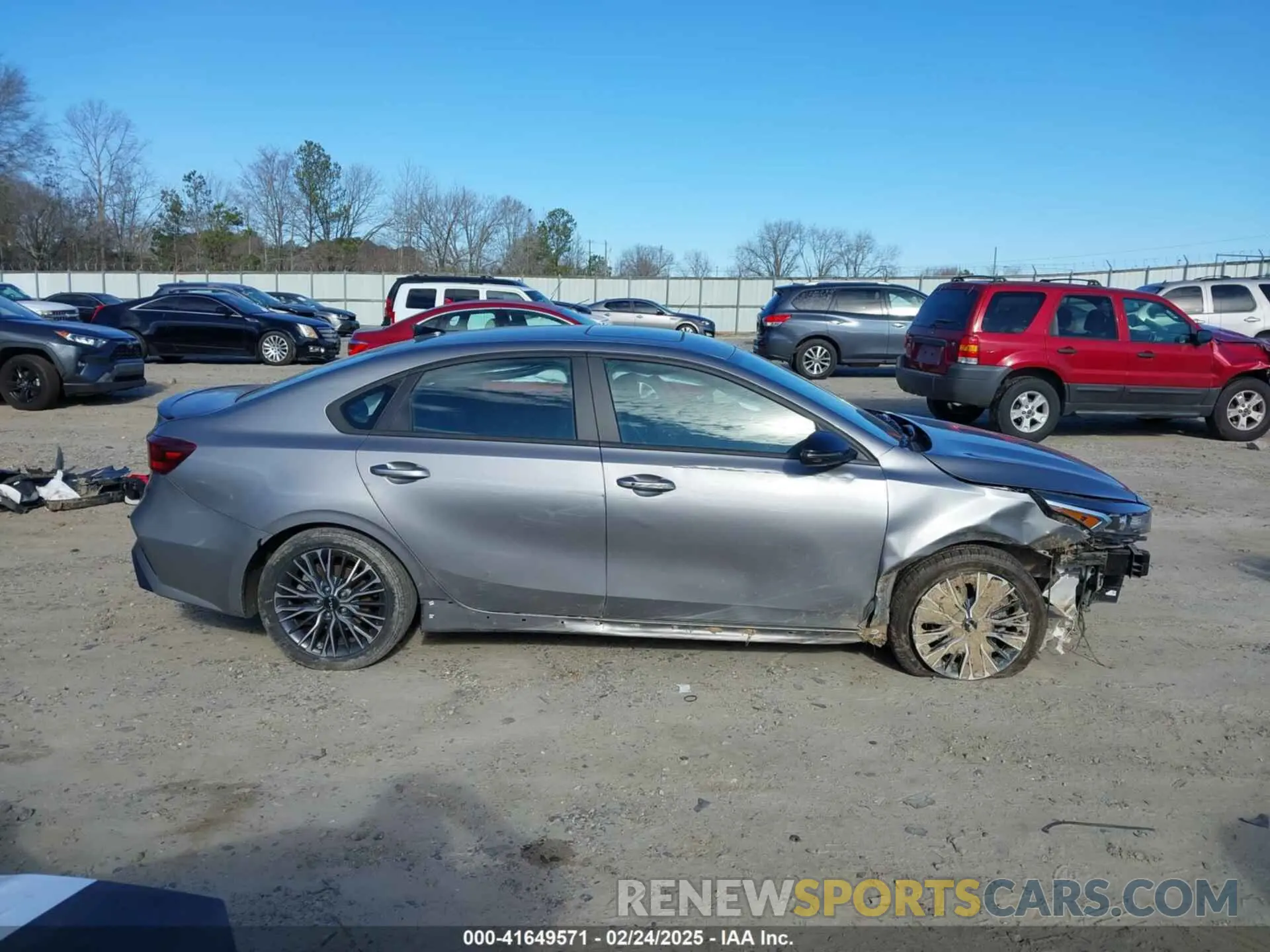 14 Photograph of a damaged car 3KPF54AD0PE556878 KIA FORTE 2023