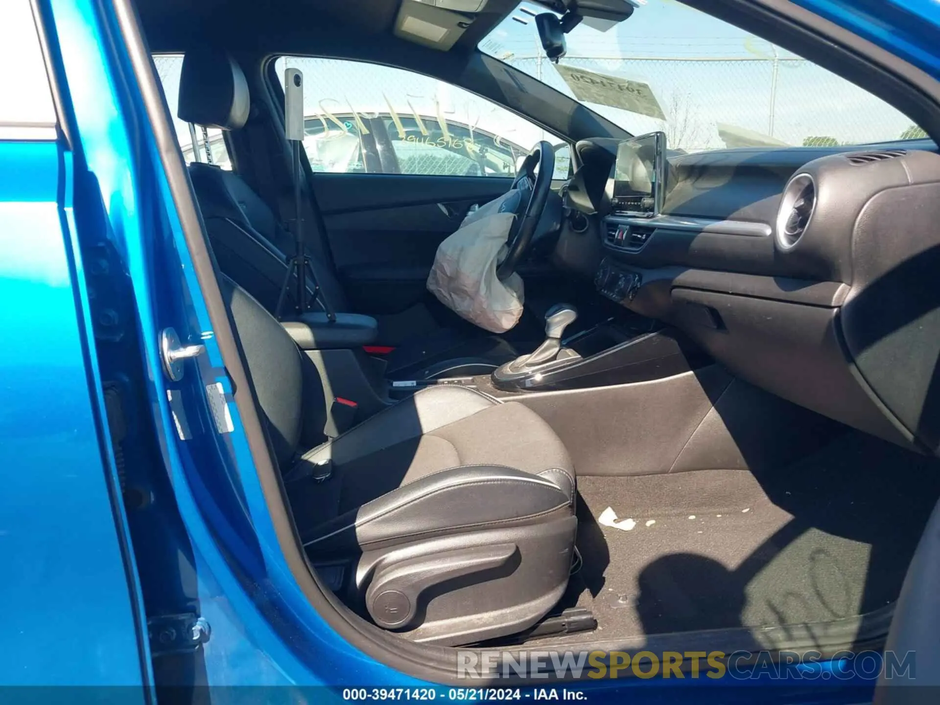 5 Photograph of a damaged car 3KPF54AD0PE568996 KIA FORTE 2023