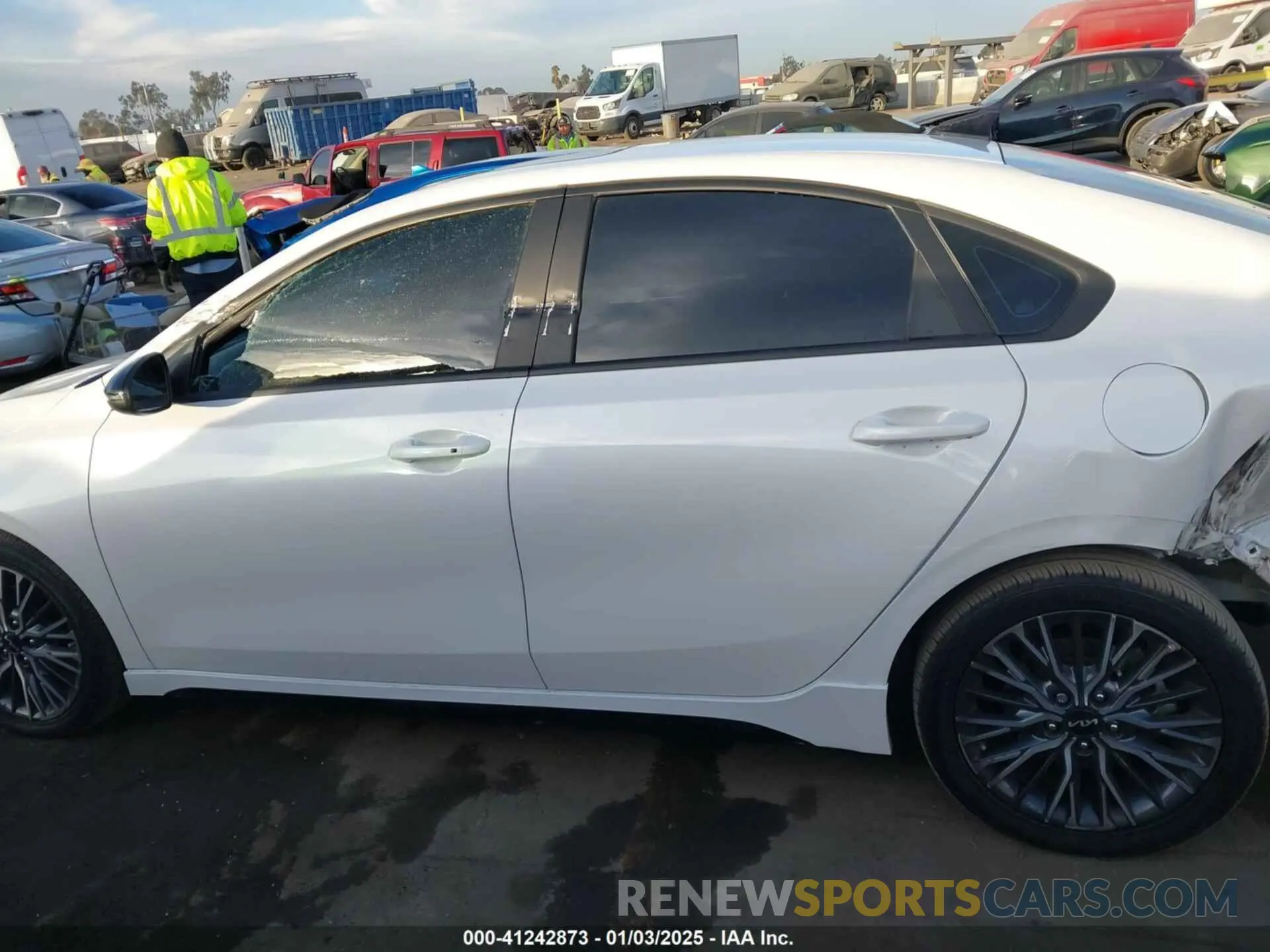 14 Photograph of a damaged car 3KPF54AD0PE673666 KIA FORTE 2023