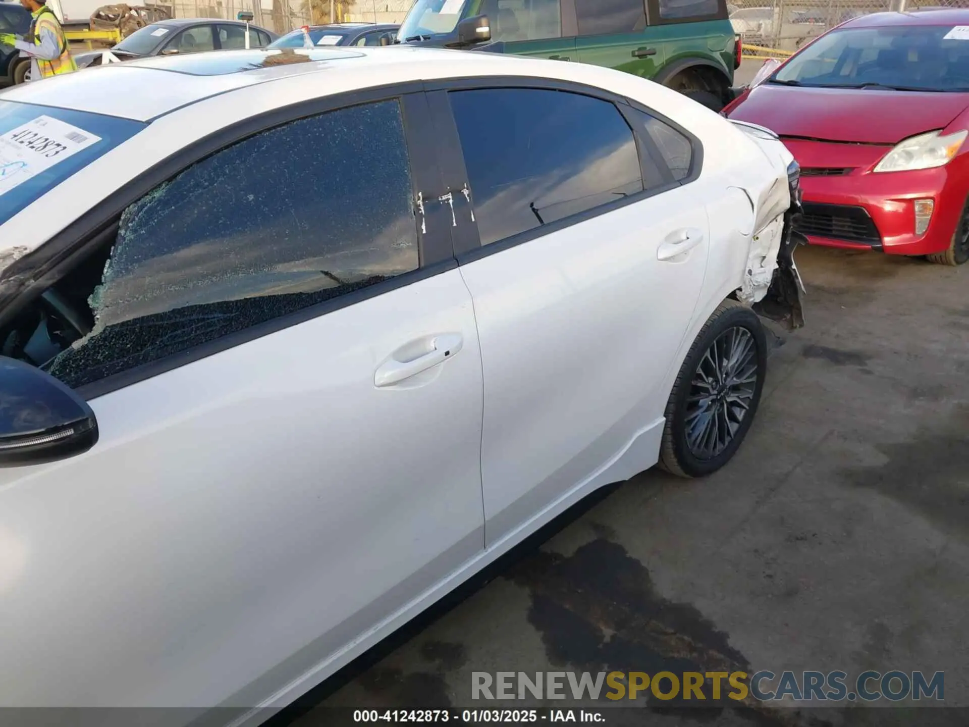 18 Photograph of a damaged car 3KPF54AD0PE673666 KIA FORTE 2023