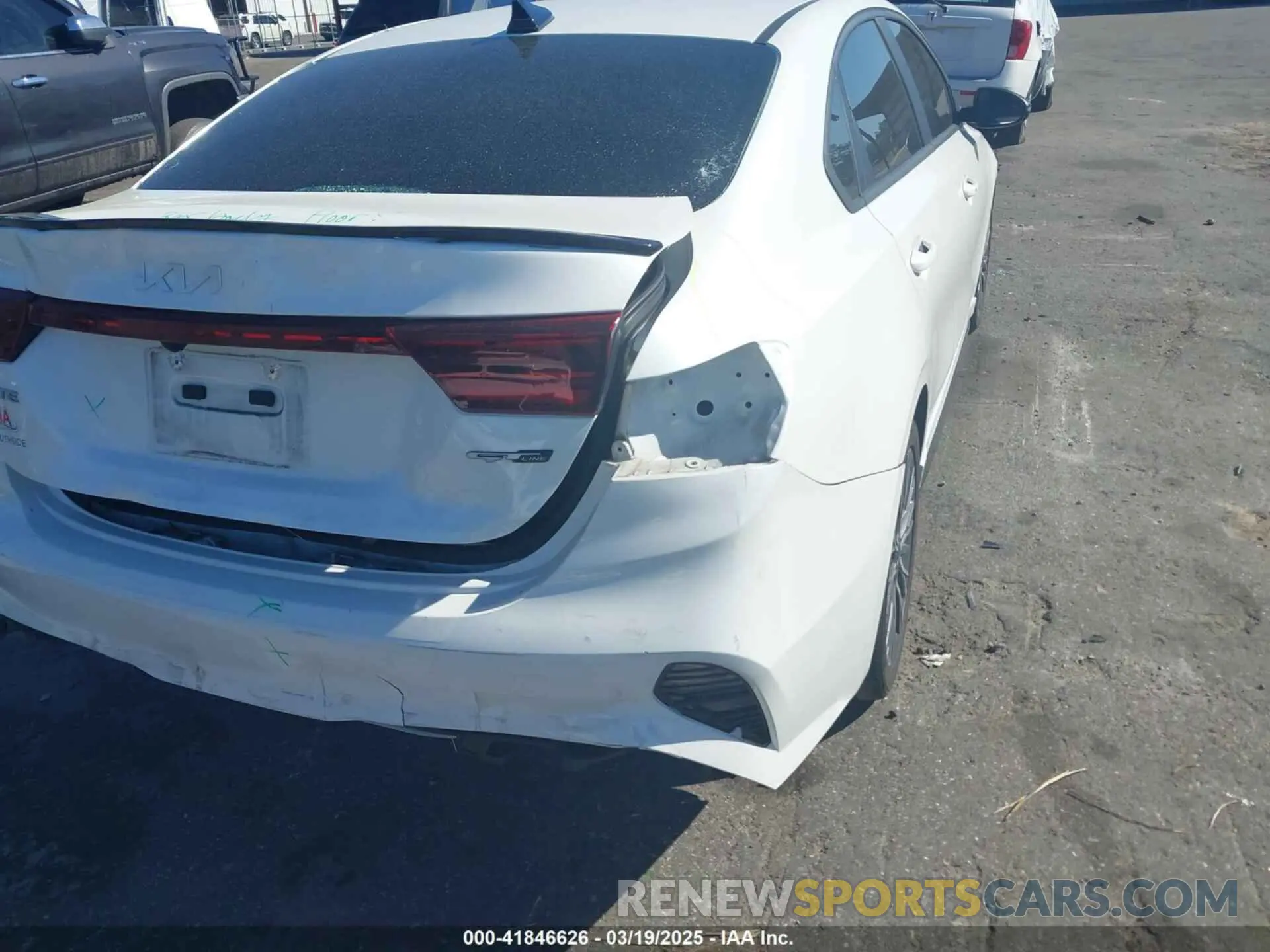 6 Photograph of a damaged car 3KPF54AD0PE673778 KIA FORTE 2023