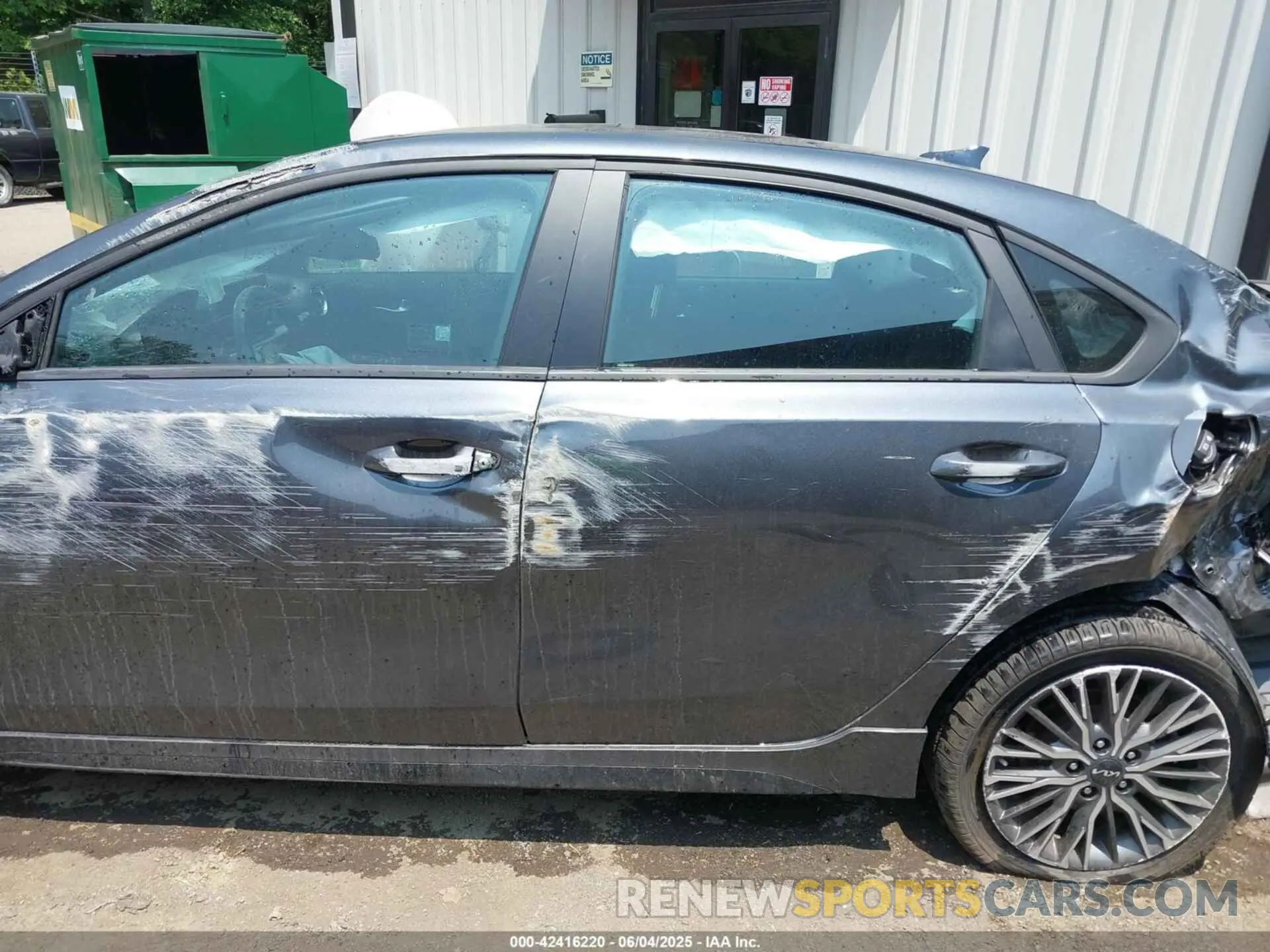 14 Photograph of a damaged car 3KPF54AD1PE529351 KIA FORTE 2023
