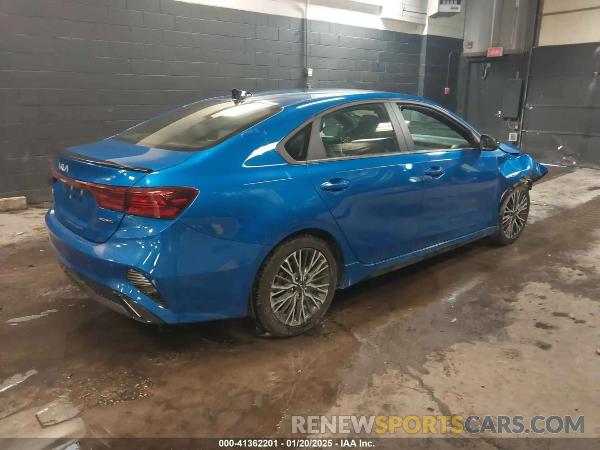 4 Photograph of a damaged car 3KPF54AD1PE568375 KIA FORTE 2023