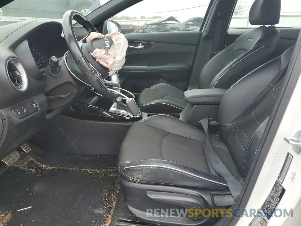 7 Photograph of a damaged car 3KPF54AD1PE627845 KIA FORTE 2023