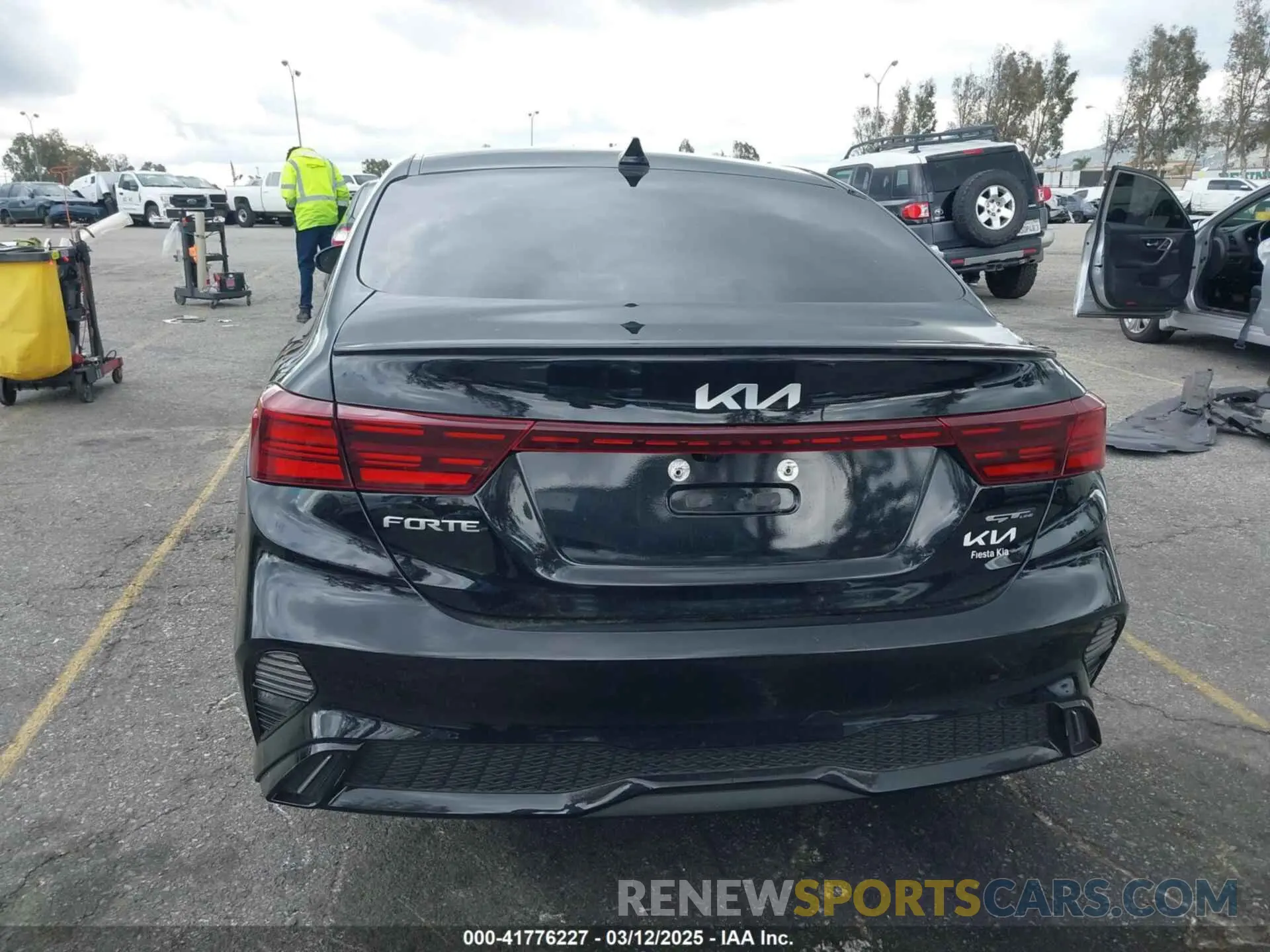 17 Photograph of a damaged car 3KPF54AD1PE652633 KIA FORTE 2023