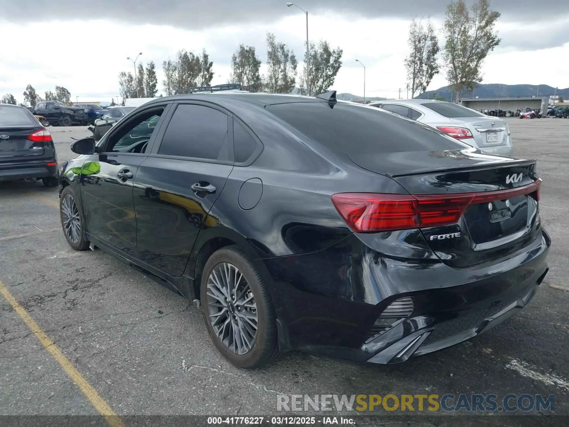 3 Photograph of a damaged car 3KPF54AD1PE652633 KIA FORTE 2023