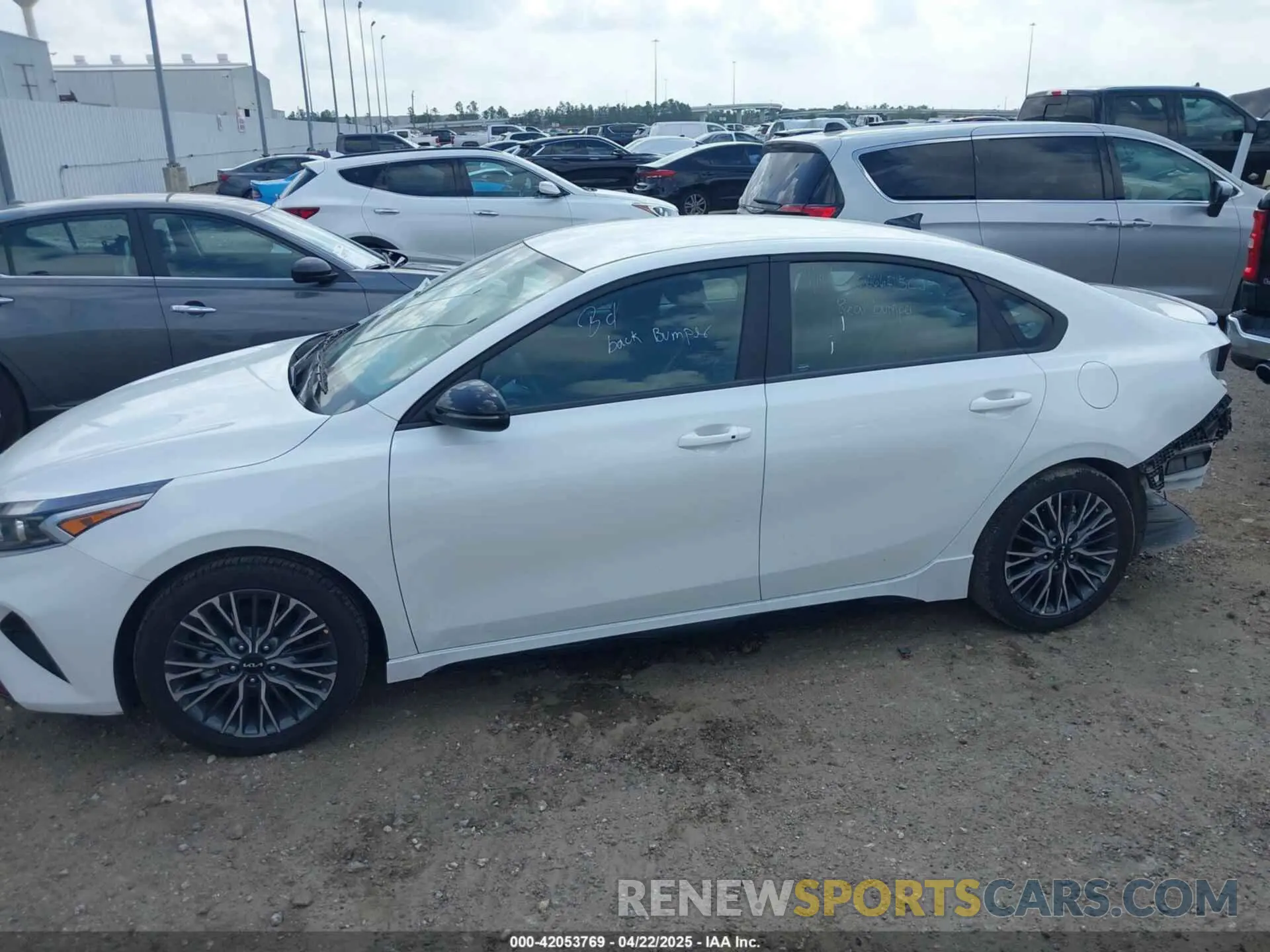15 Photograph of a damaged car 3KPF54AD1PE676804 KIA FORTE 2023