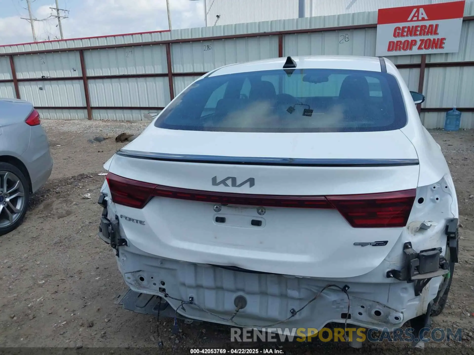 17 Photograph of a damaged car 3KPF54AD1PE676804 KIA FORTE 2023