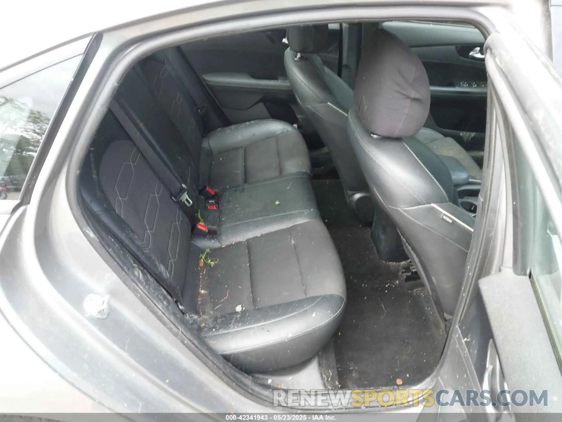 8 Photograph of a damaged car 3KPF54AD2PE539659 KIA FORTE 2023