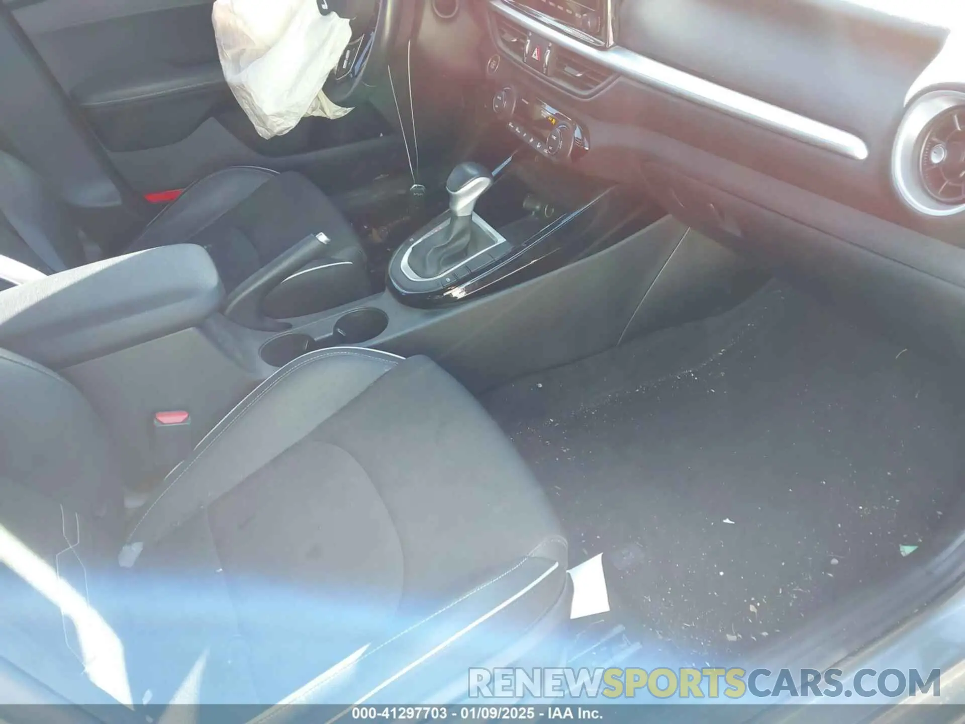 5 Photograph of a damaged car 3KPF54AD2PE562245 KIA FORTE 2023