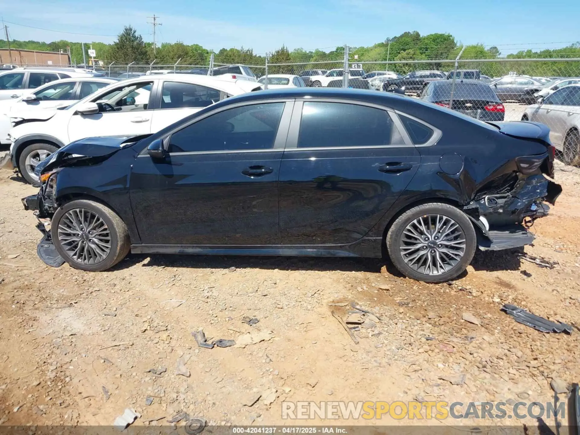 15 Photograph of a damaged car 3KPF54AD2PE685043 KIA FORTE 2023