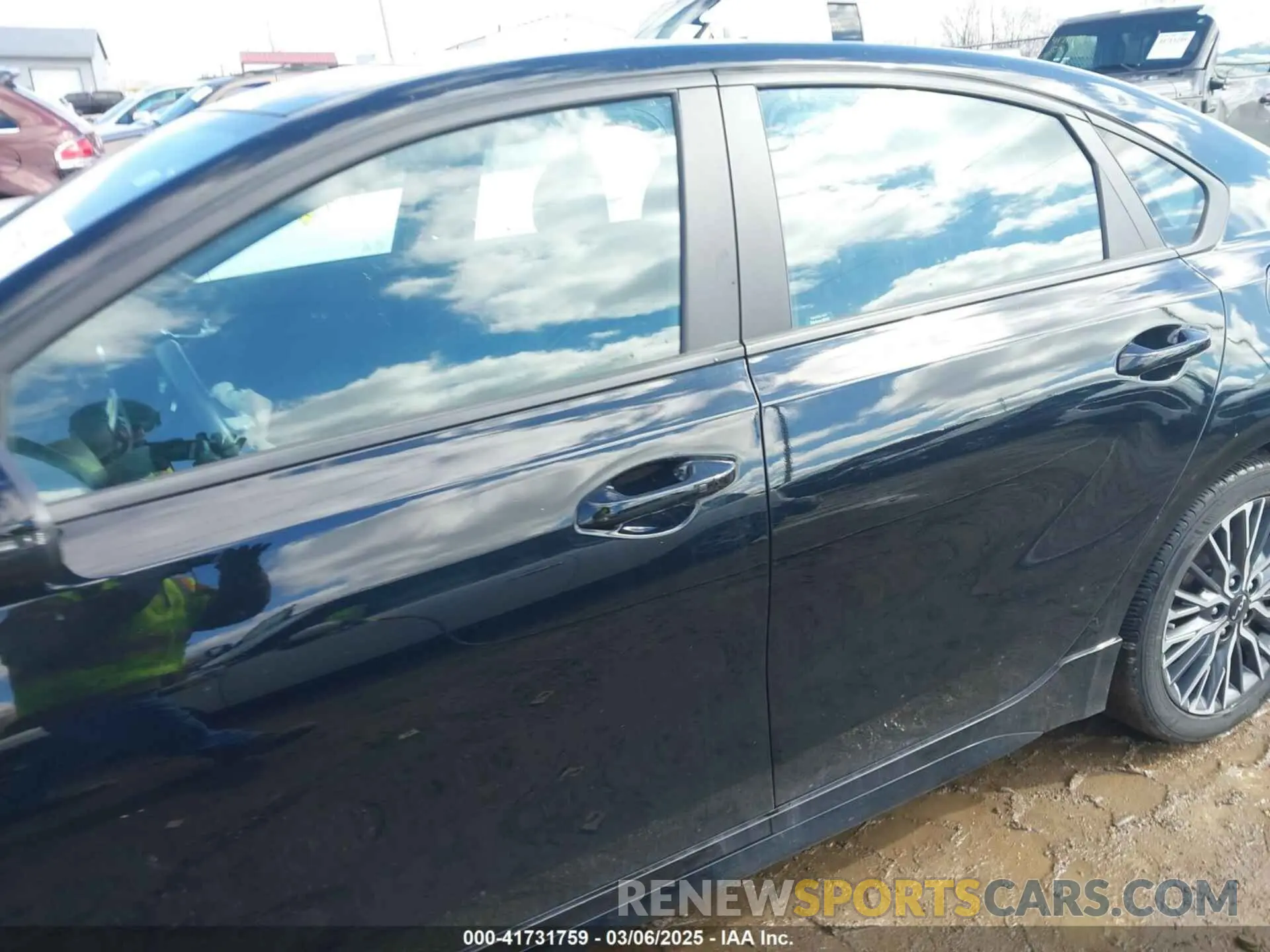 15 Photograph of a damaged car 3KPF54AD3PE621447 KIA FORTE 2023