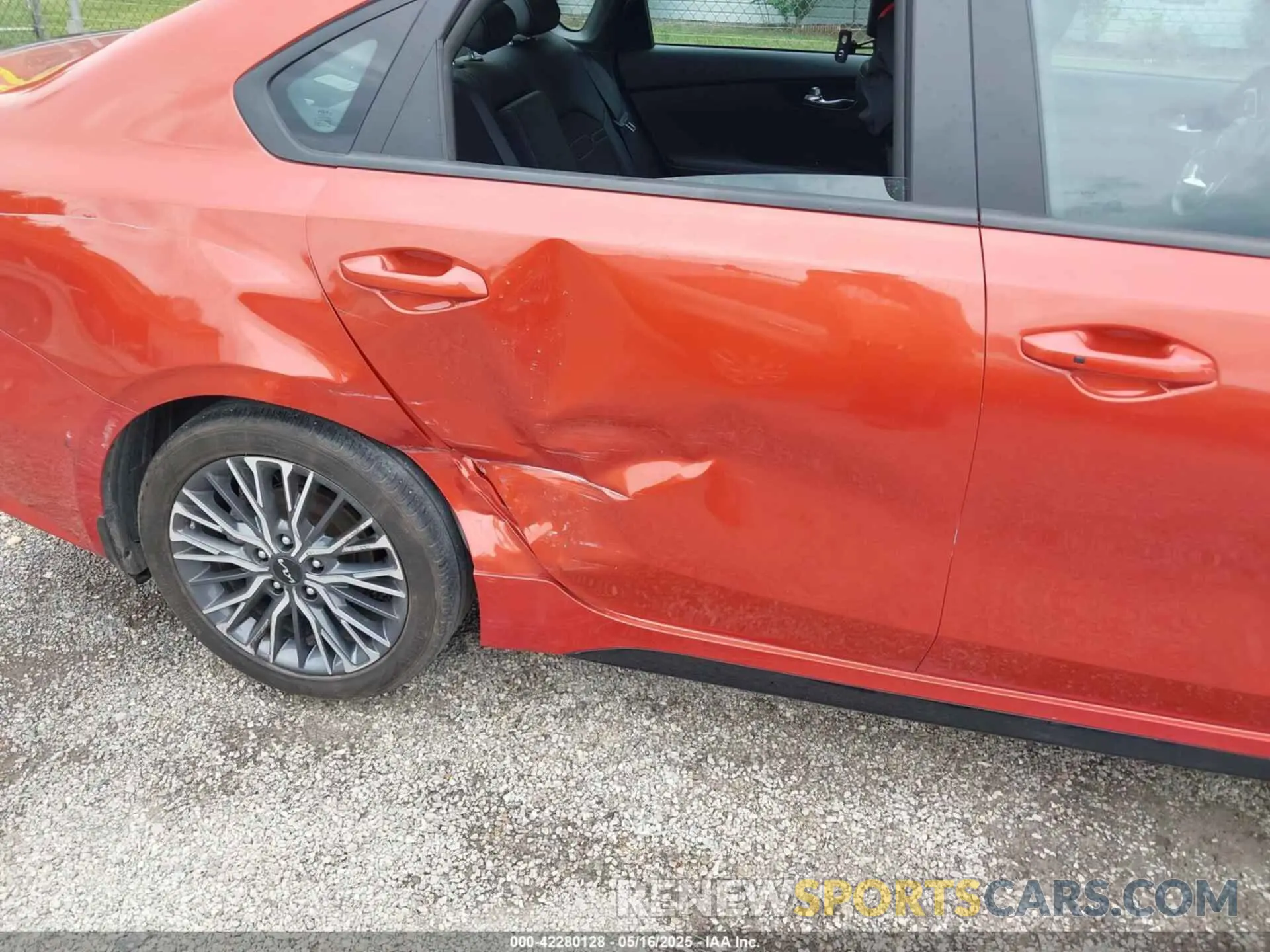 17 Photograph of a damaged car 3KPF54AD3PE629435 KIA FORTE 2023
