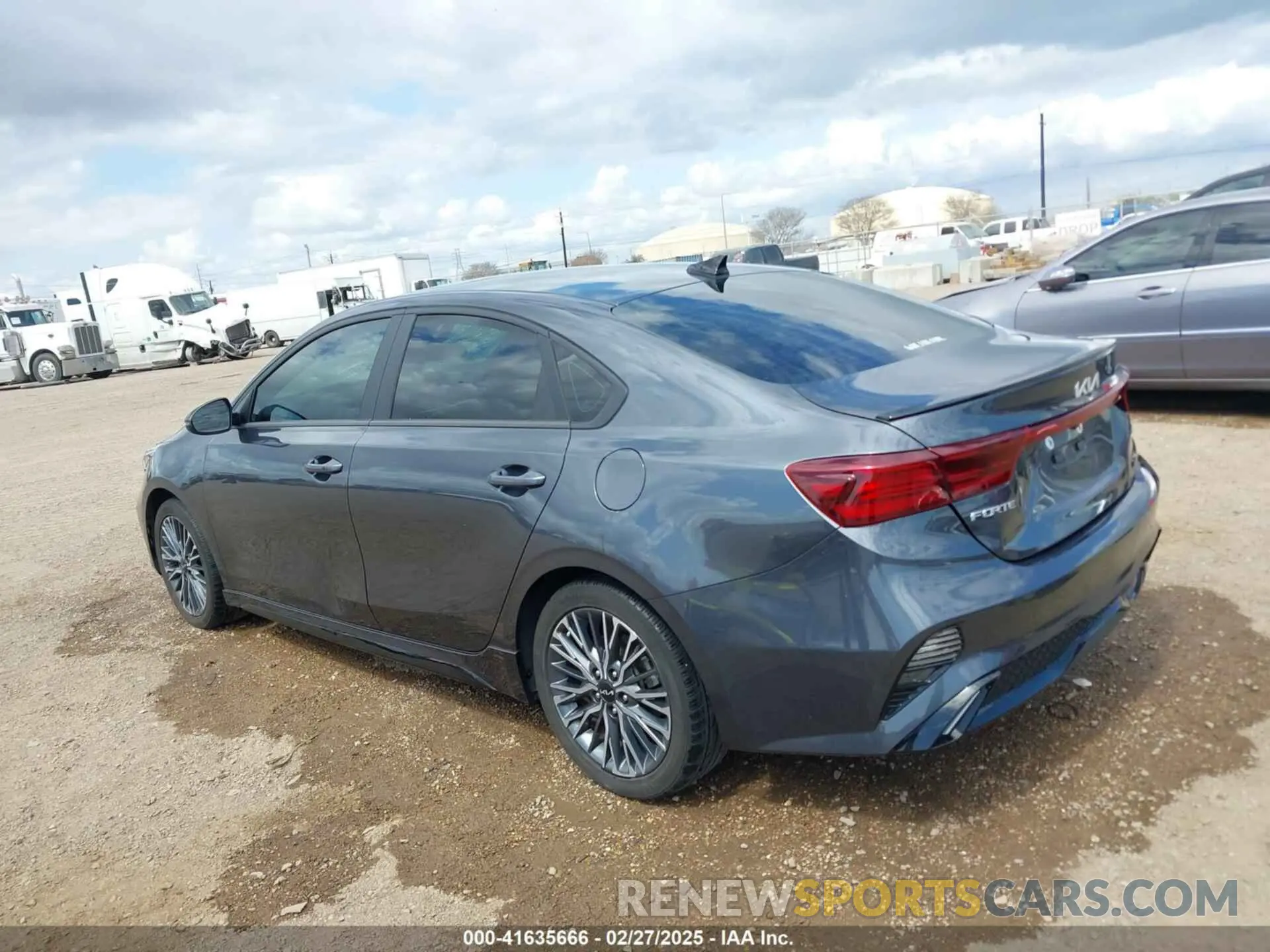 15 Photograph of a damaged car 3KPF54AD3PE634165 KIA FORTE 2023