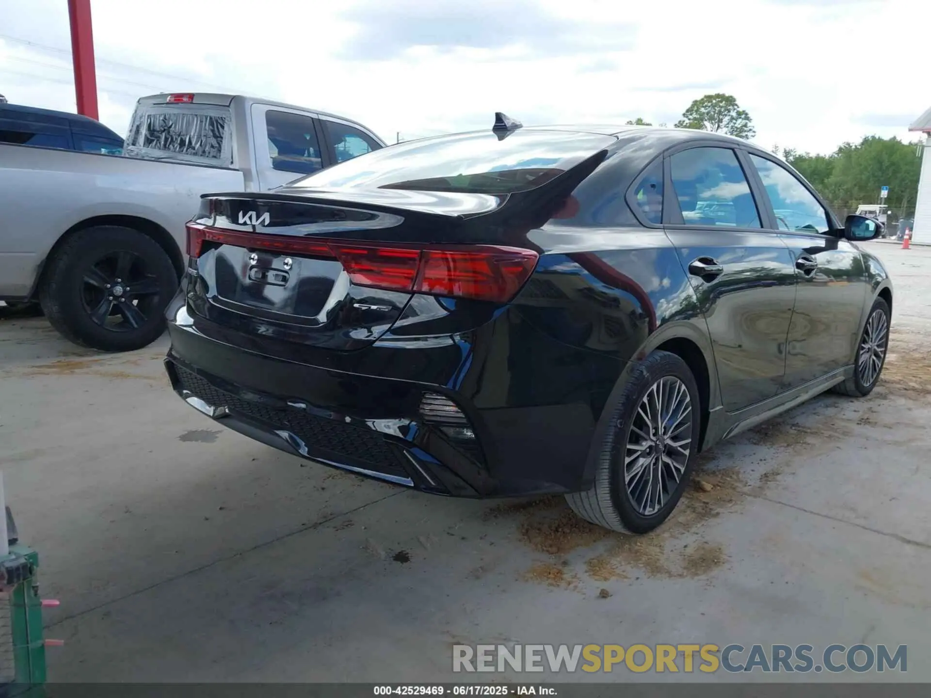 4 Photograph of a damaged car 3KPF54AD3PE648955 KIA FORTE 2023