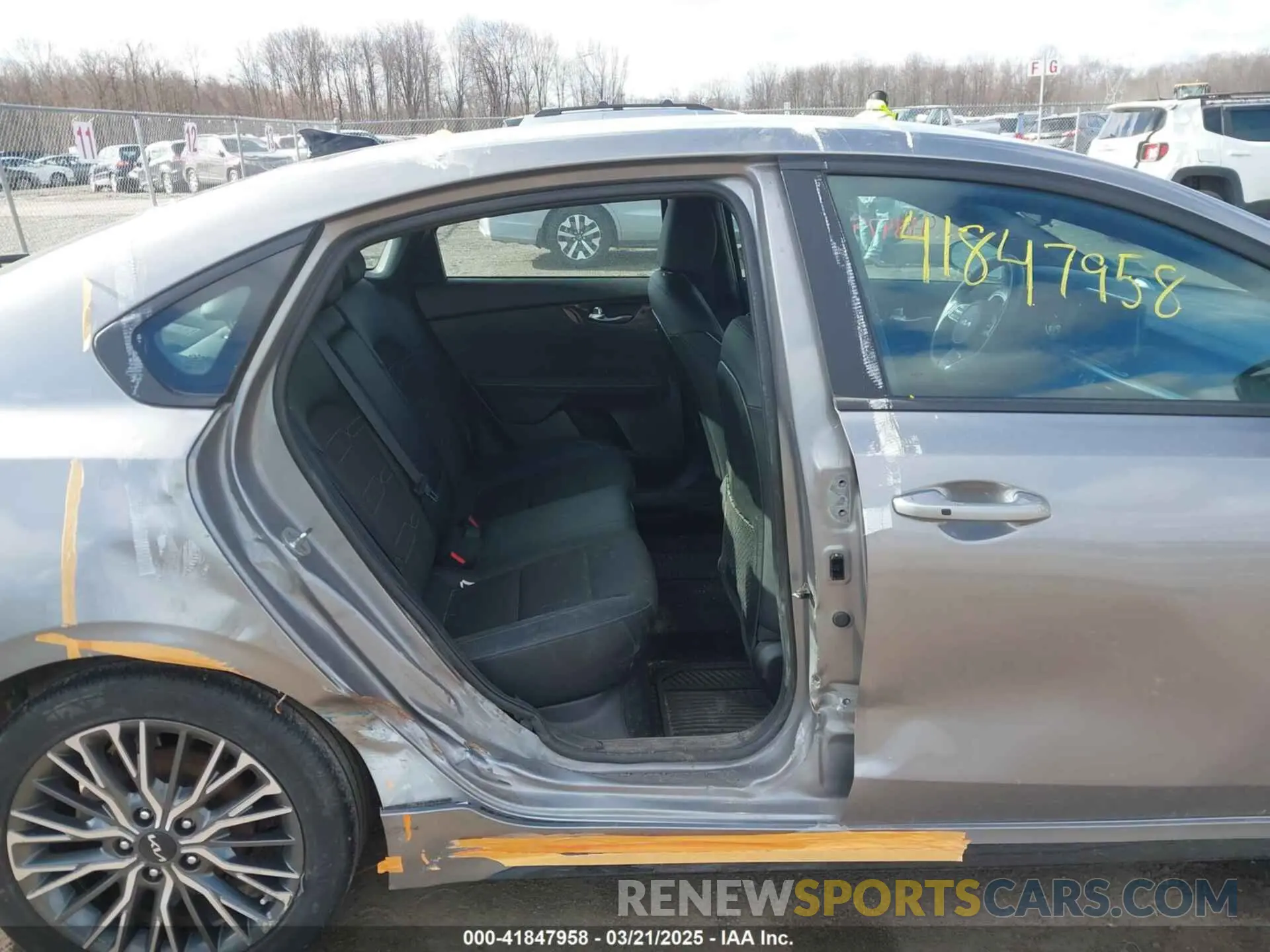 6 Photograph of a damaged car 3KPF54AD4PE553188 KIA FORTE 2023