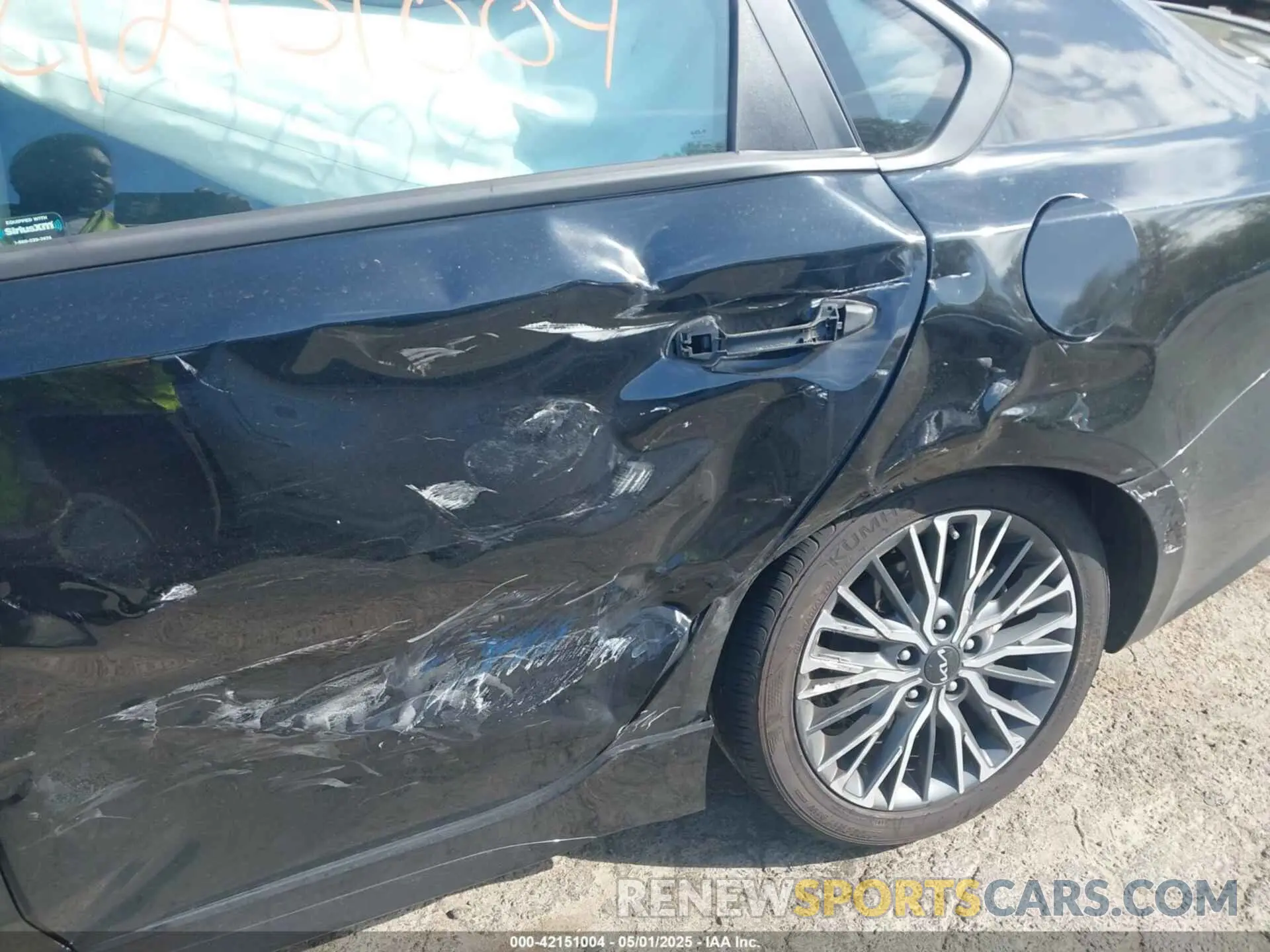 6 Photograph of a damaged car 3KPF54AD4PE586661 KIA FORTE 2023