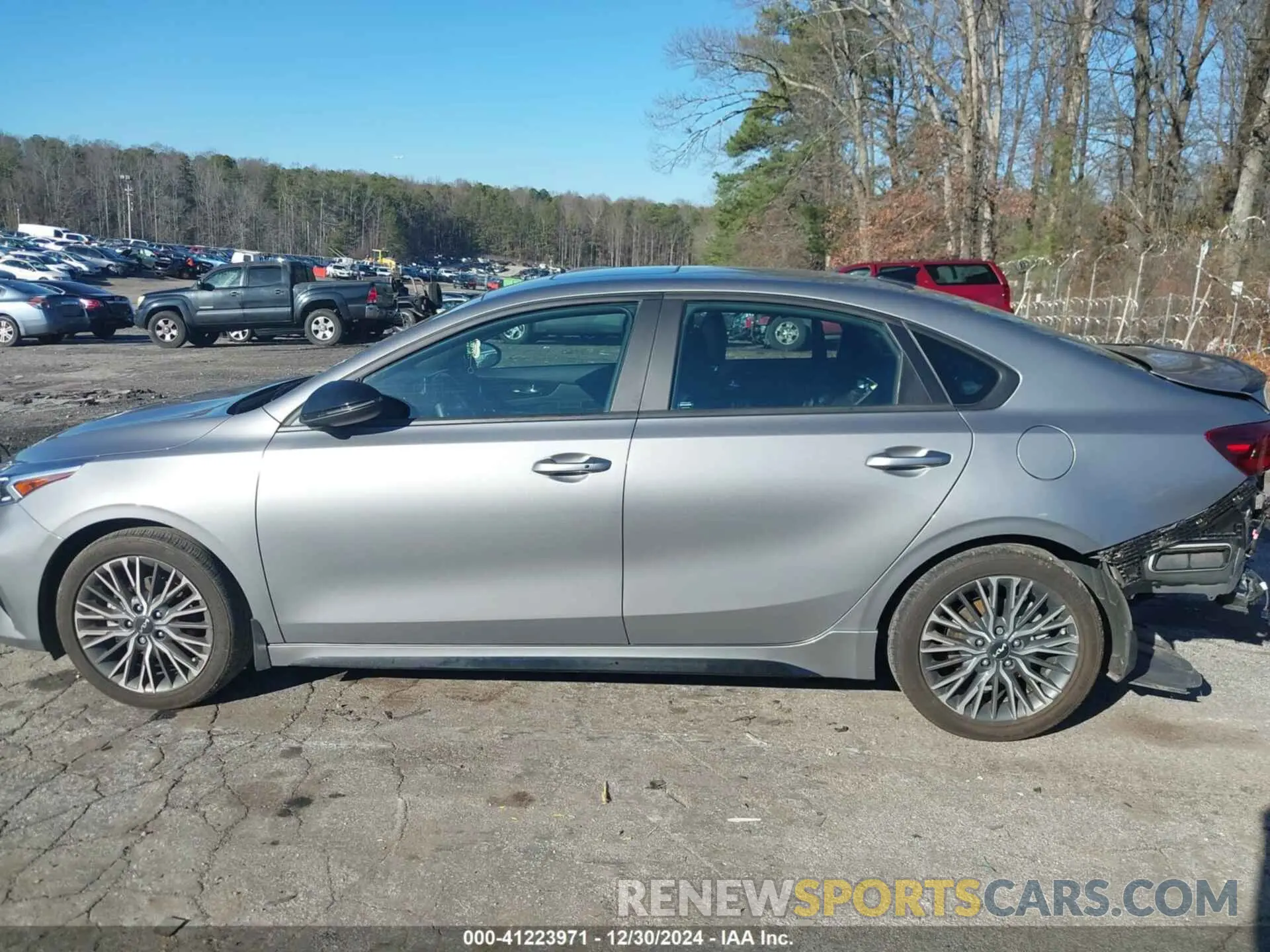 15 Photograph of a damaged car 3KPF54AD4PE671239 KIA FORTE 2023