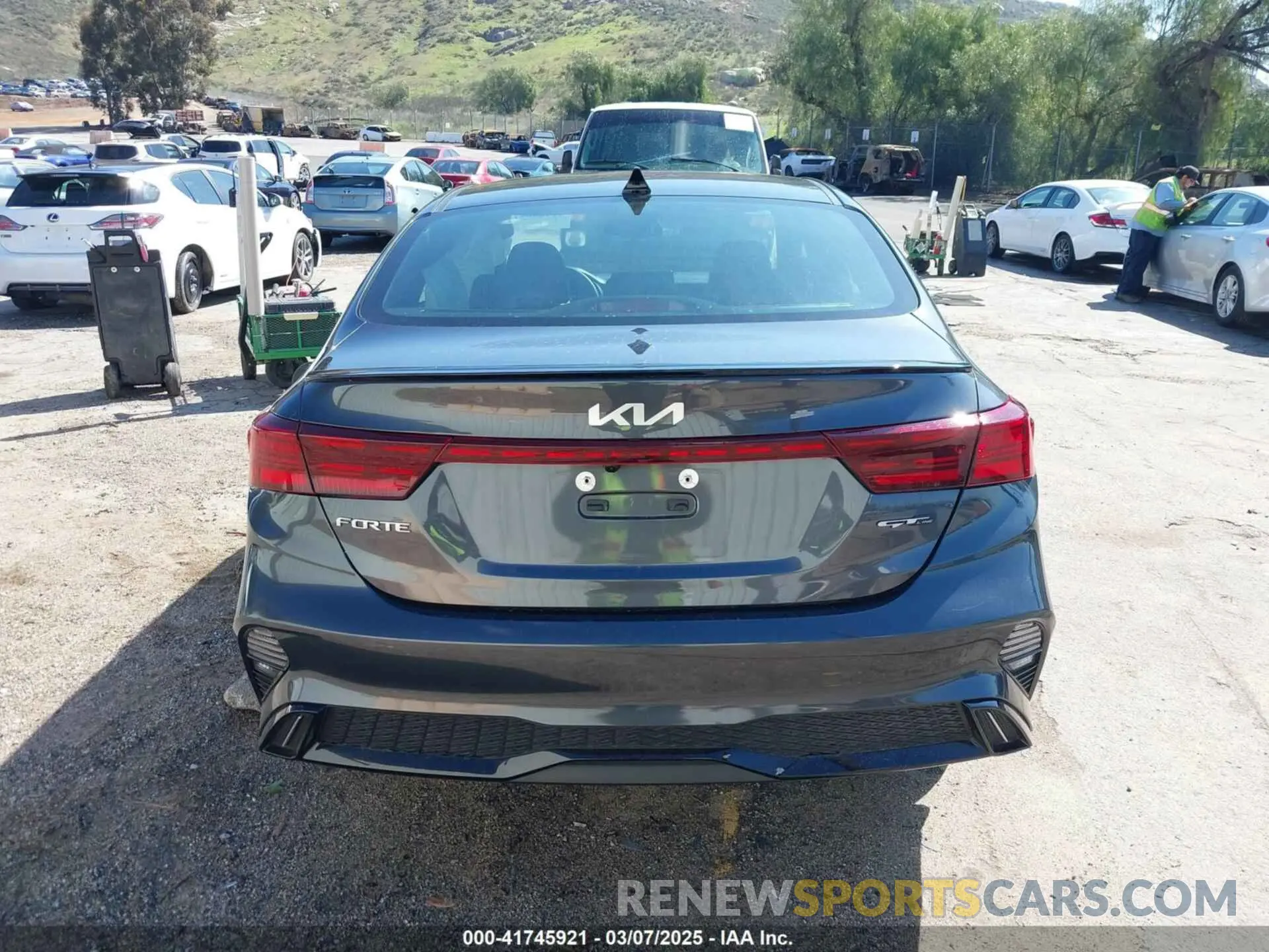 17 Photograph of a damaged car 3KPF54AD5PE573739 KIA FORTE 2023