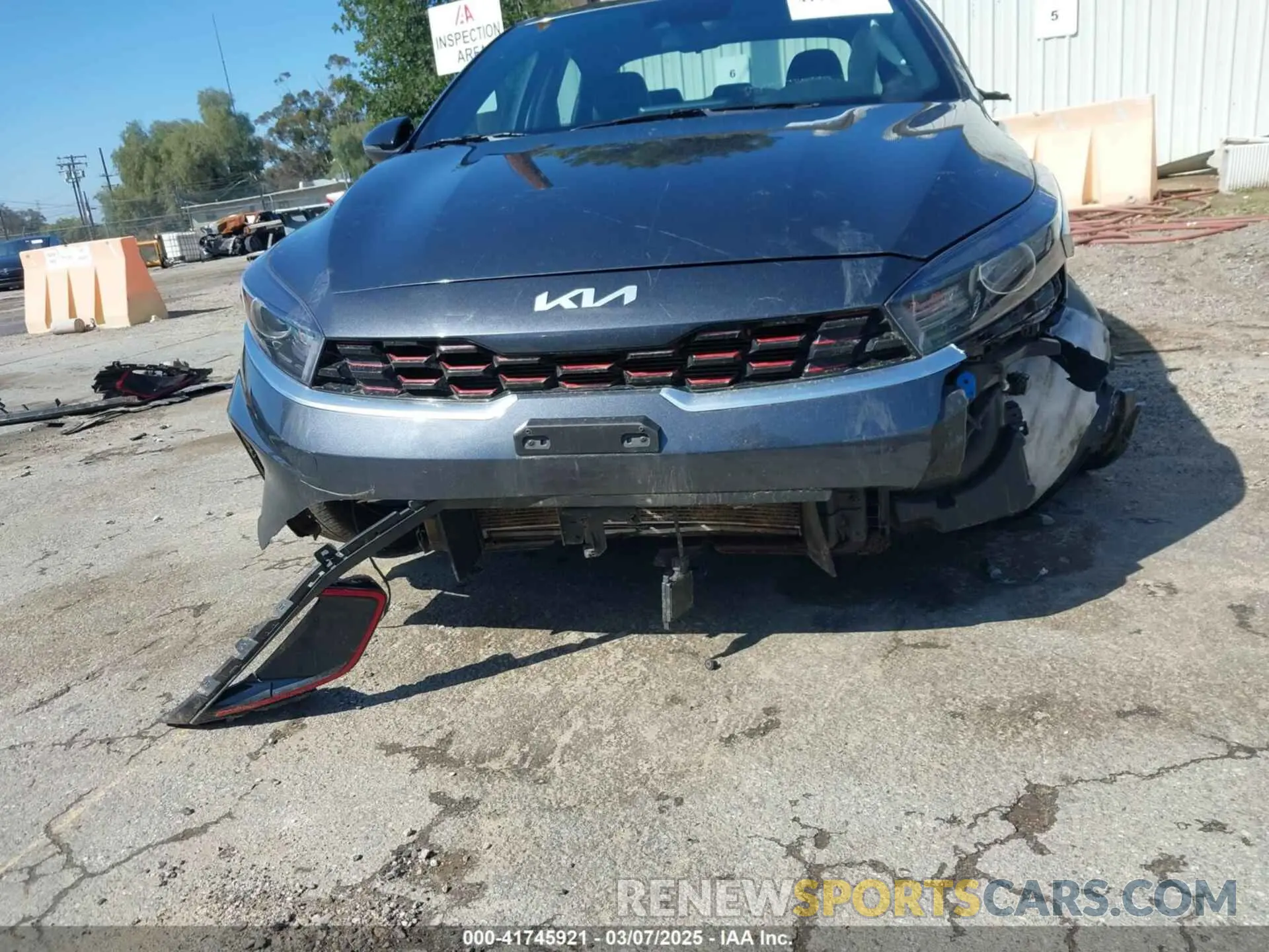 18 Photograph of a damaged car 3KPF54AD5PE573739 KIA FORTE 2023