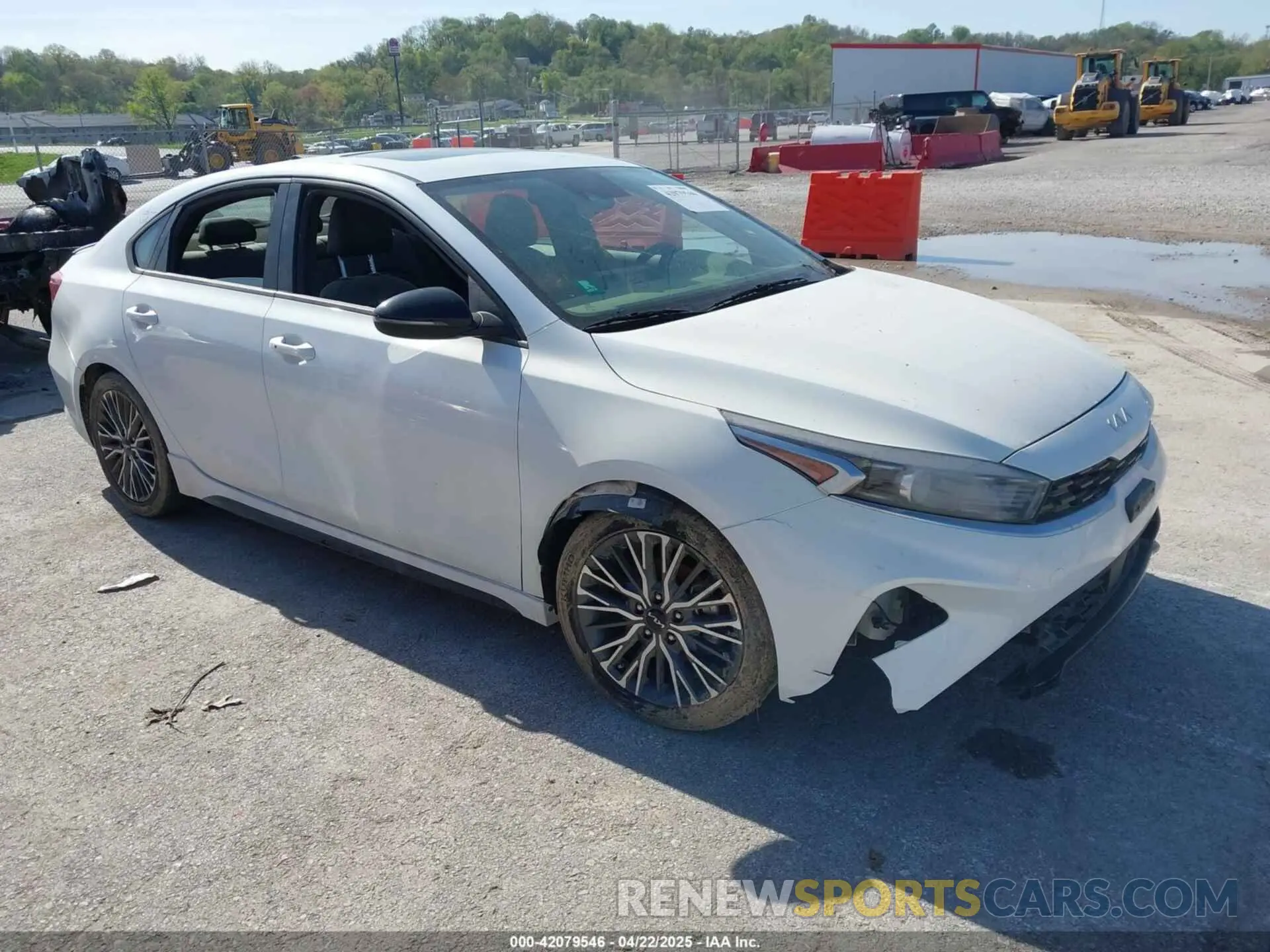 1 Photograph of a damaged car 3KPF54AD5PE580612 KIA FORTE 2023