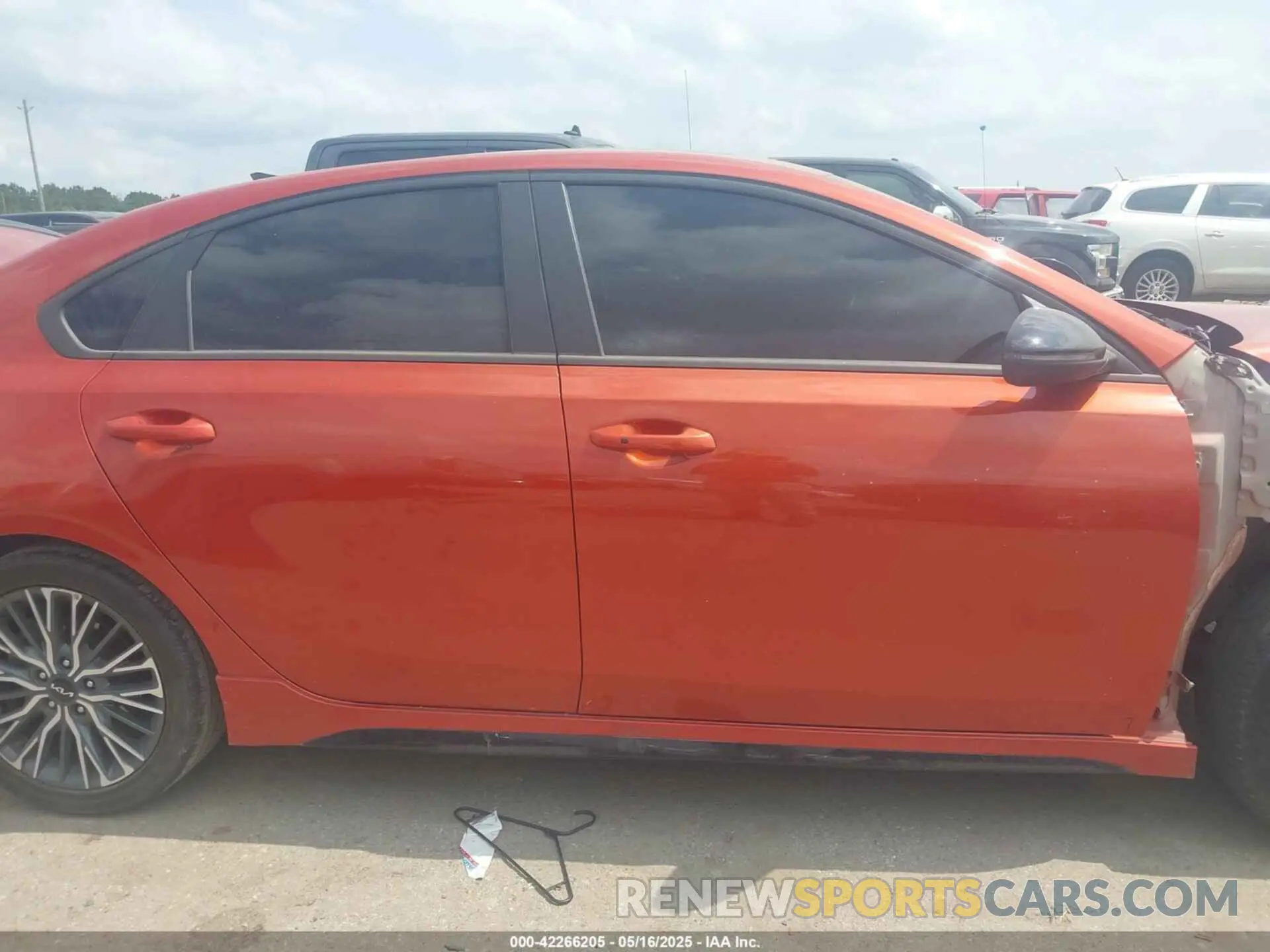 14 Photograph of a damaged car 3KPF54AD5PE612068 KIA FORTE 2023