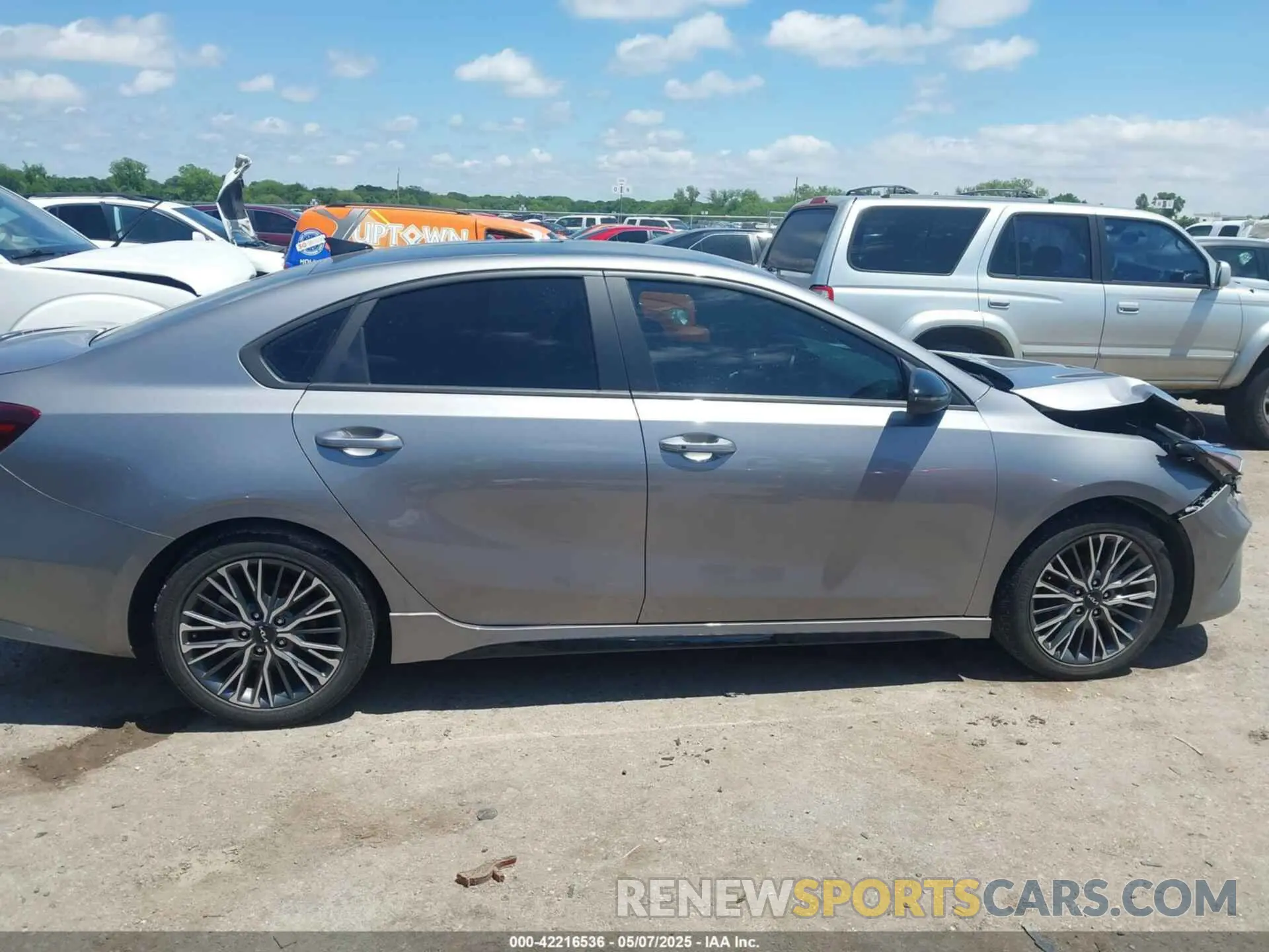 13 Photograph of a damaged car 3KPF54AD5PE684226 KIA FORTE 2023