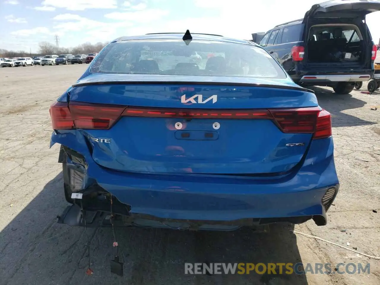 6 Photograph of a damaged car 3KPF54AD6PE552981 KIA FORTE 2023