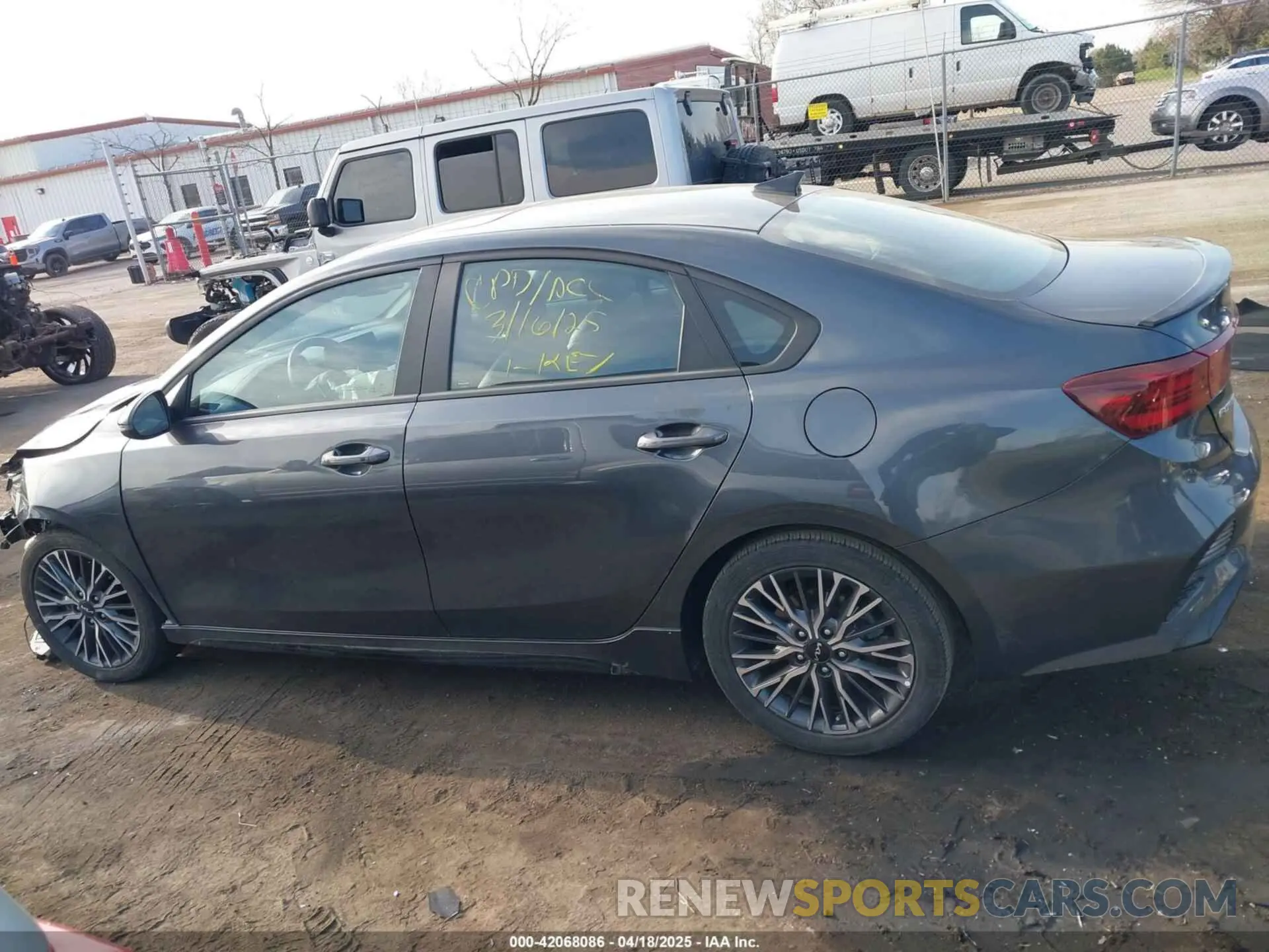 14 Photograph of a damaged car 3KPF54AD6PE577461 KIA FORTE 2023
