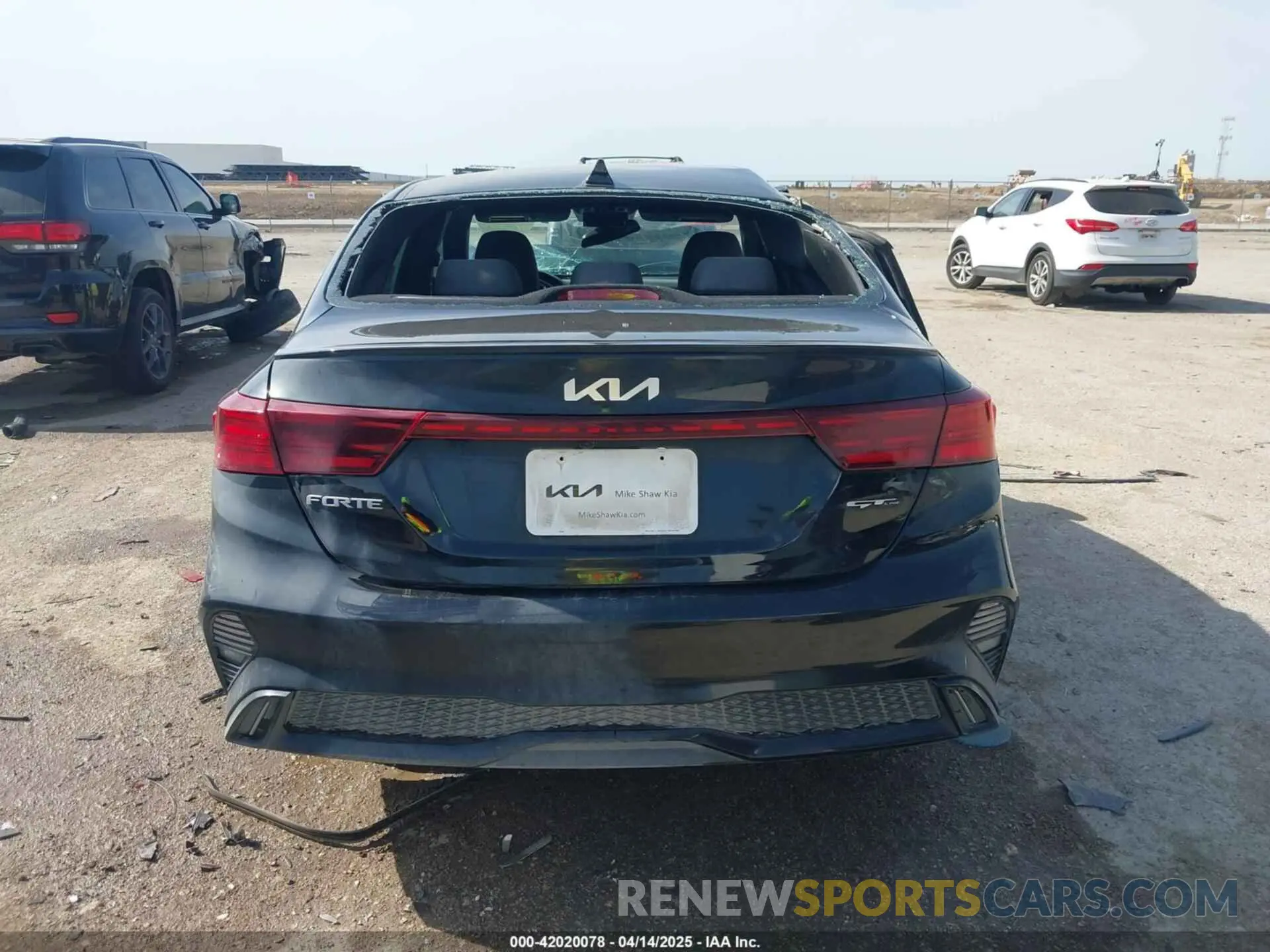 17 Photograph of a damaged car 3KPF54AD6PE670383 KIA FORTE 2023