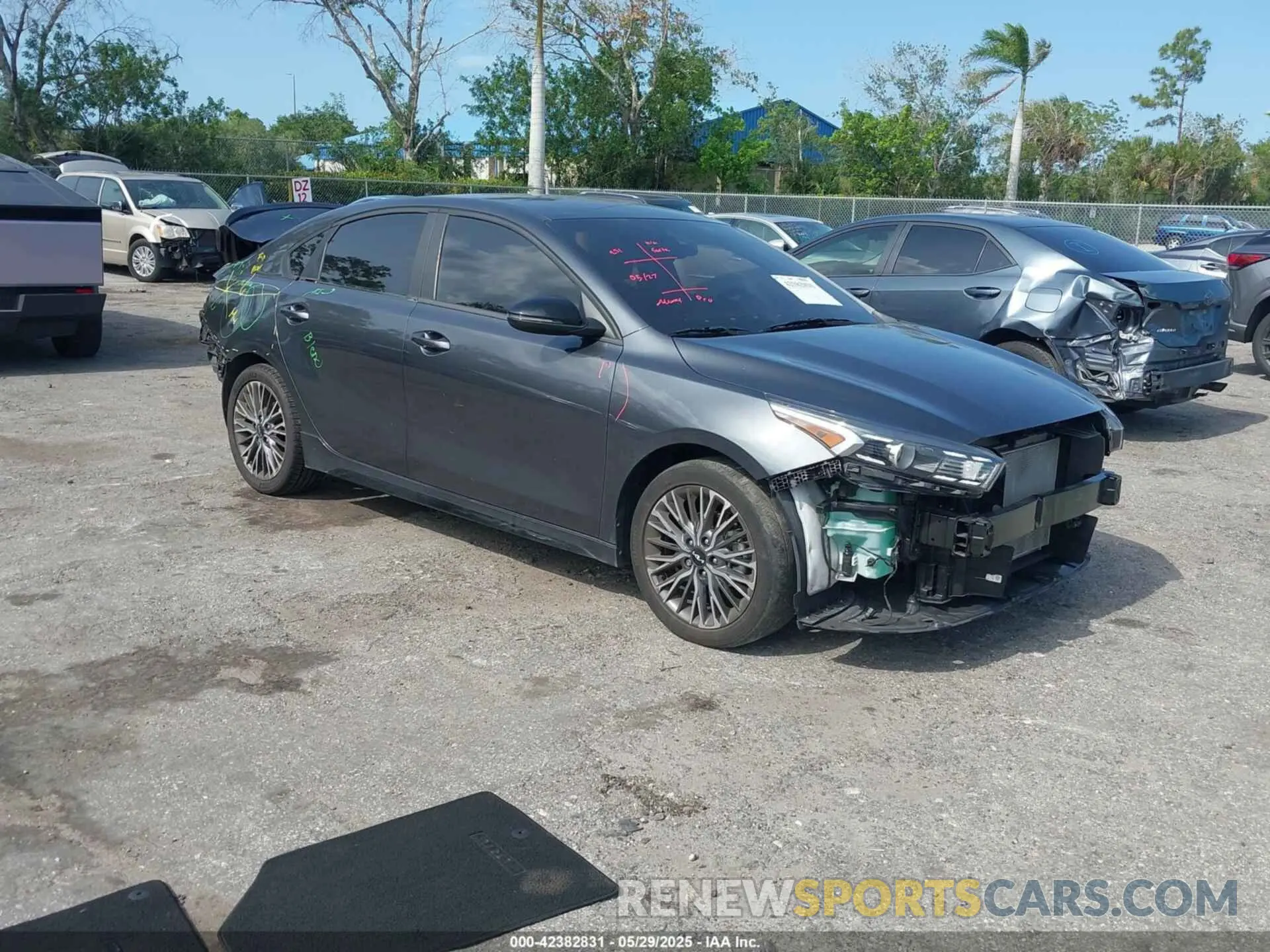 1 Photograph of a damaged car 3KPF54AD7PE515731 KIA FORTE 2023