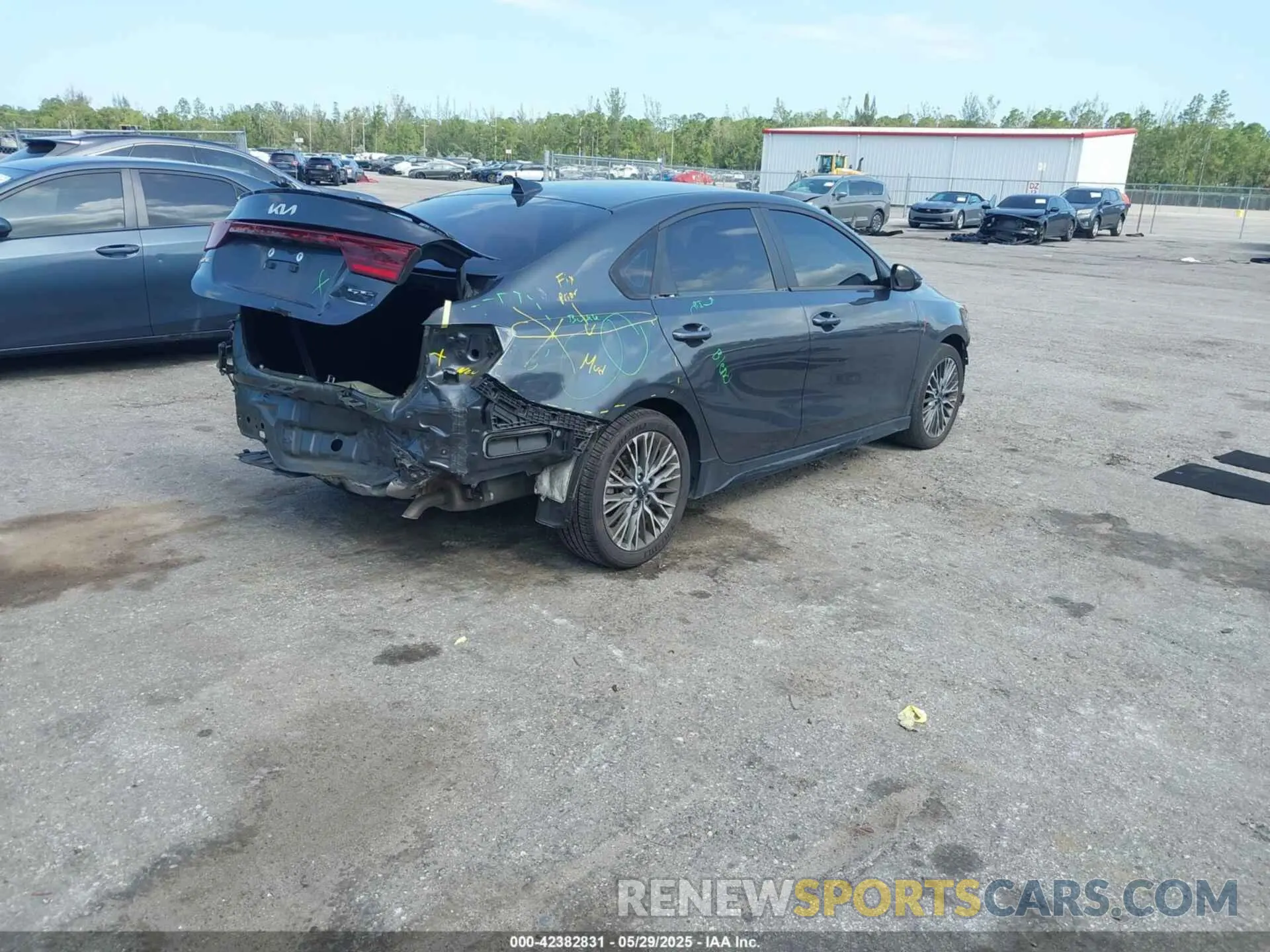 4 Photograph of a damaged car 3KPF54AD7PE515731 KIA FORTE 2023