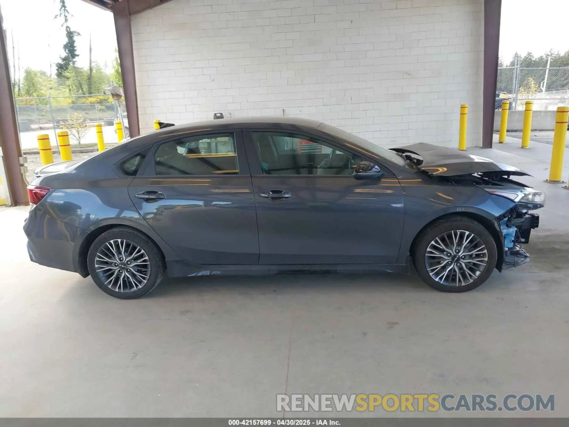 14 Photograph of a damaged car 3KPF54AD7PE572821 KIA FORTE 2023
